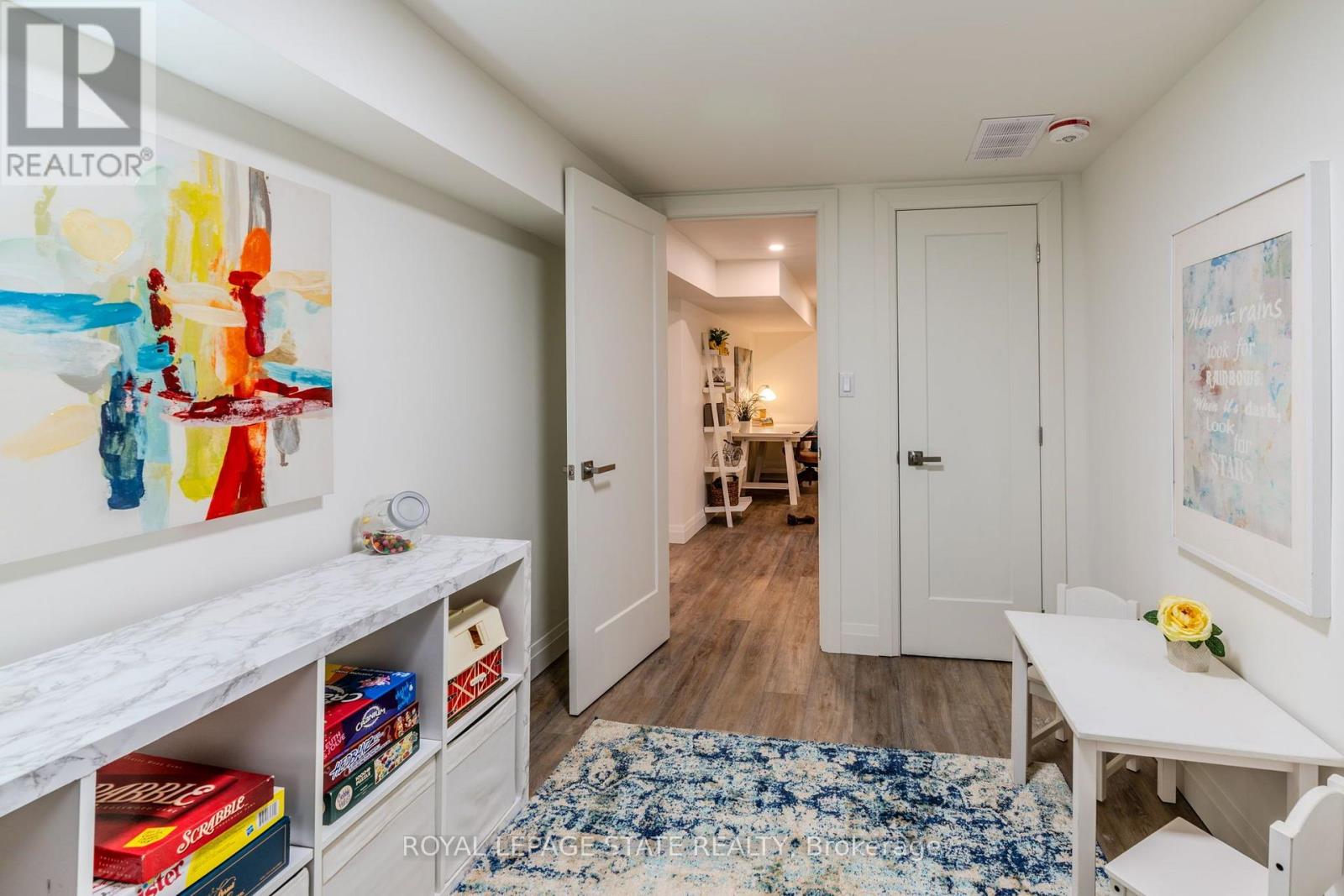 17 WOODSVIEW AVENUE - 22