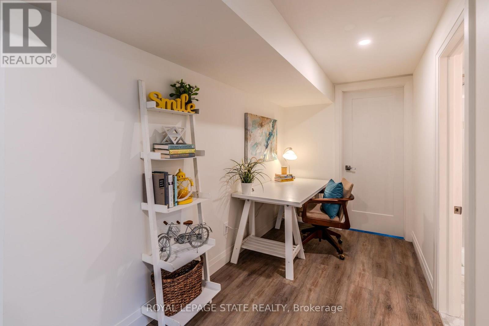 17 WOODSVIEW AVENUE - 23
