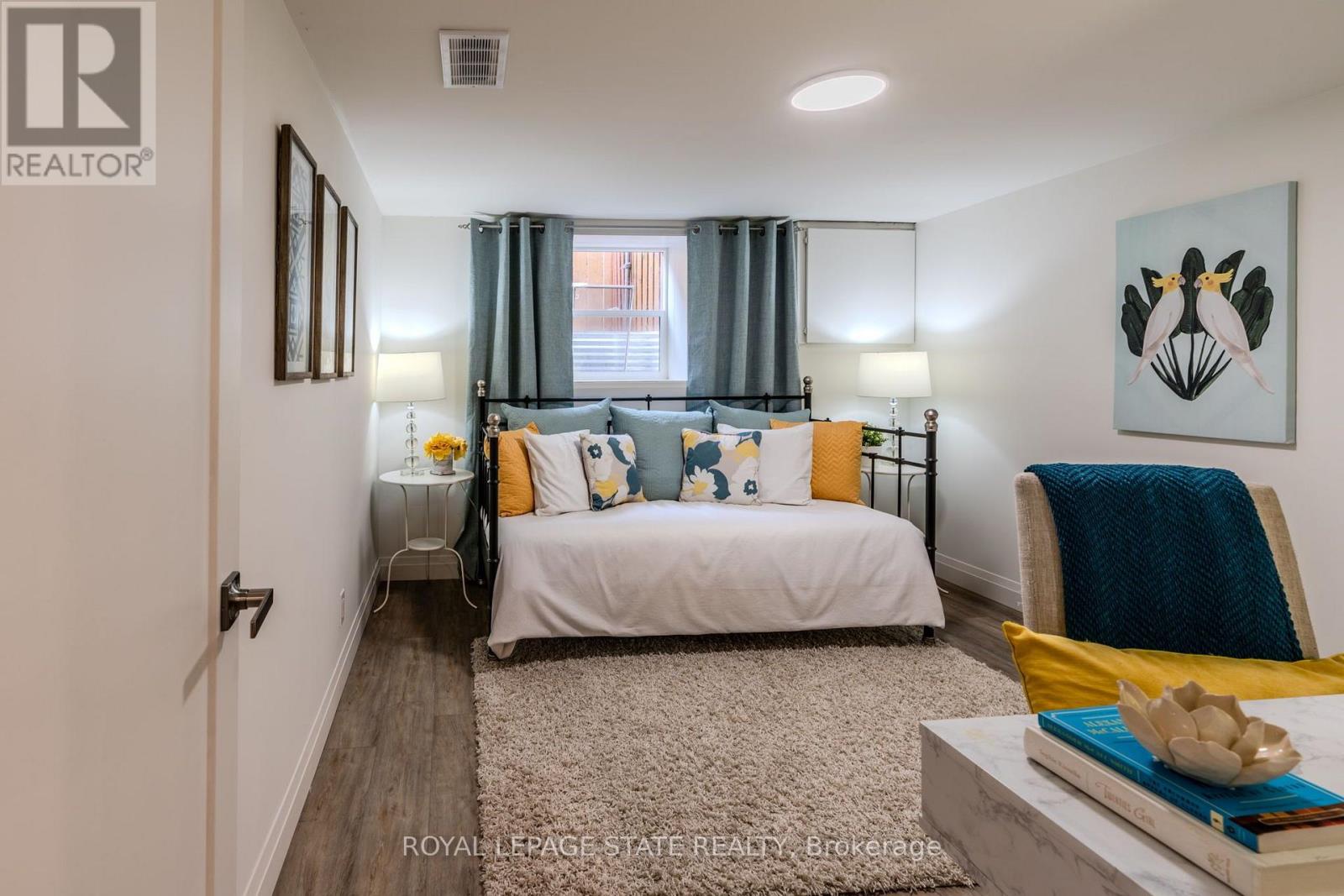 17 WOODSVIEW AVENUE - 27