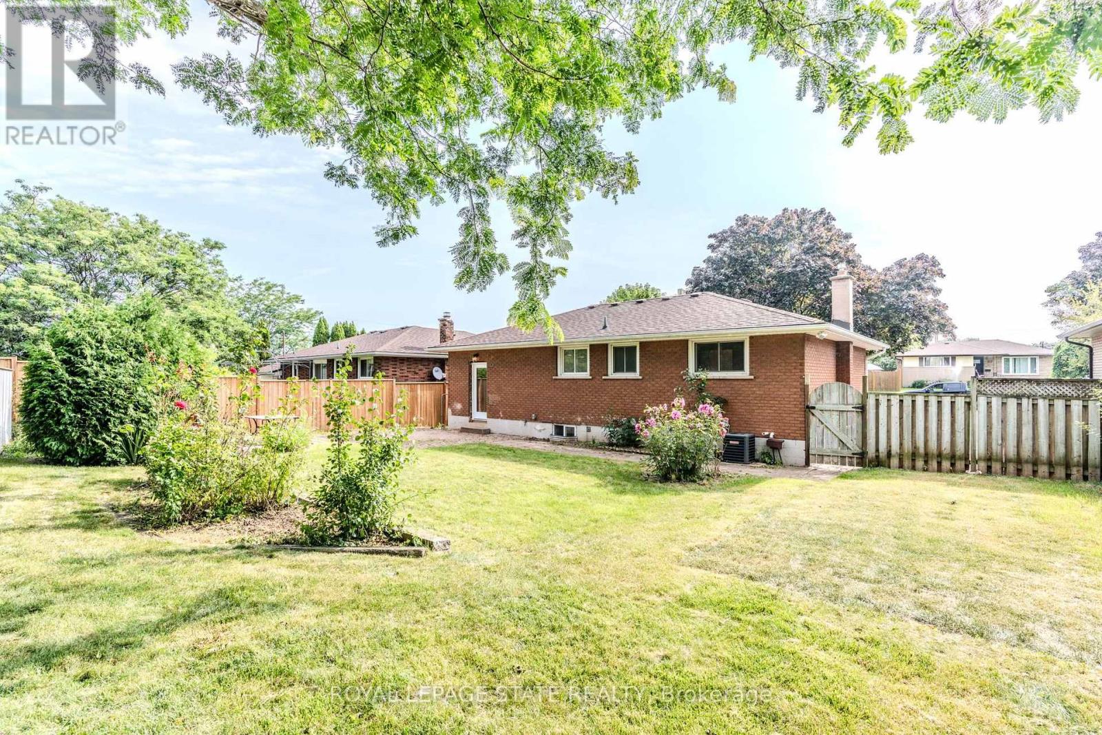 17 WOODSVIEW AVENUE - 28