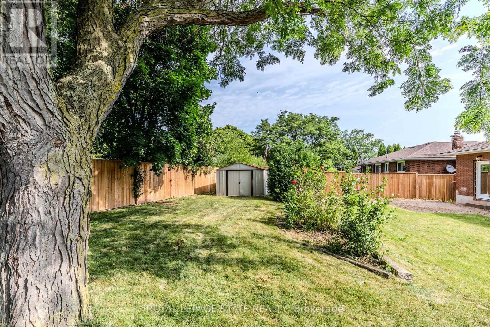 17 WOODSVIEW AVENUE - 30