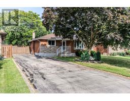 17 WOODSVIEW AVENUE