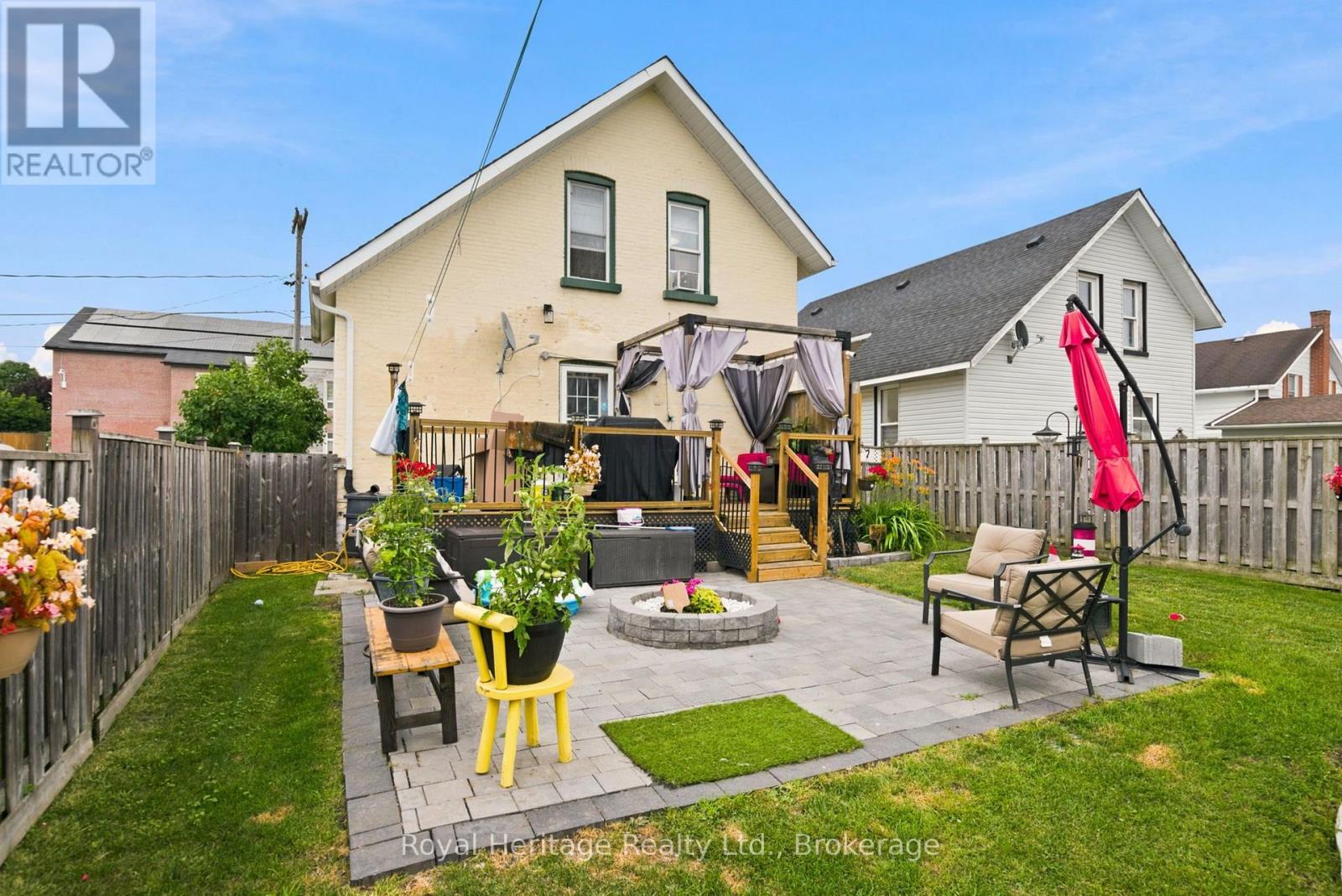 61 LINDSAY STREET N - 28