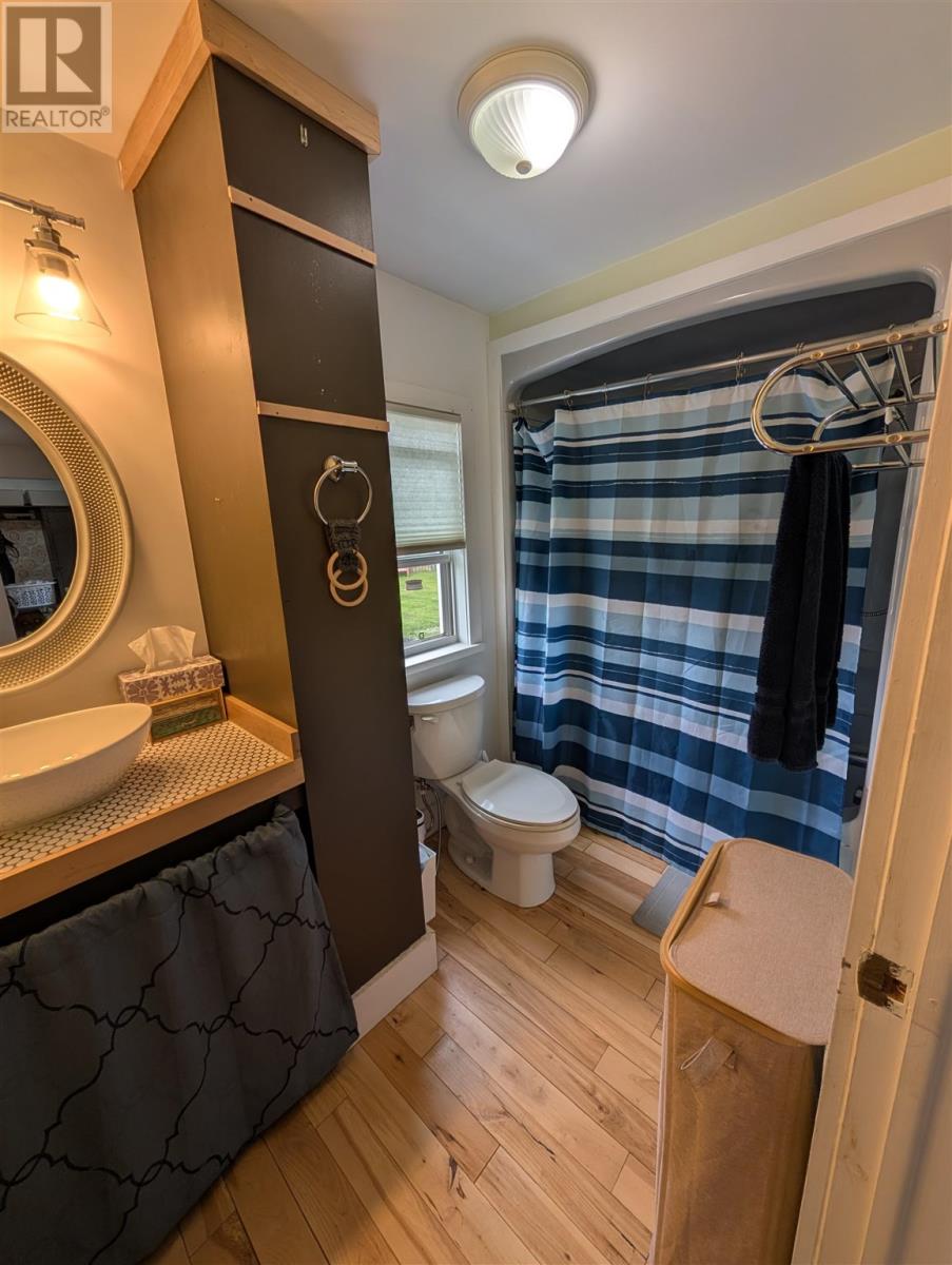 20 Montreal AVE - 12