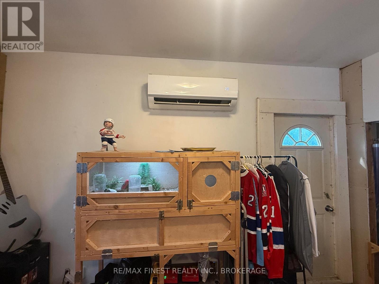 4556 MILBURN ROAD - 2