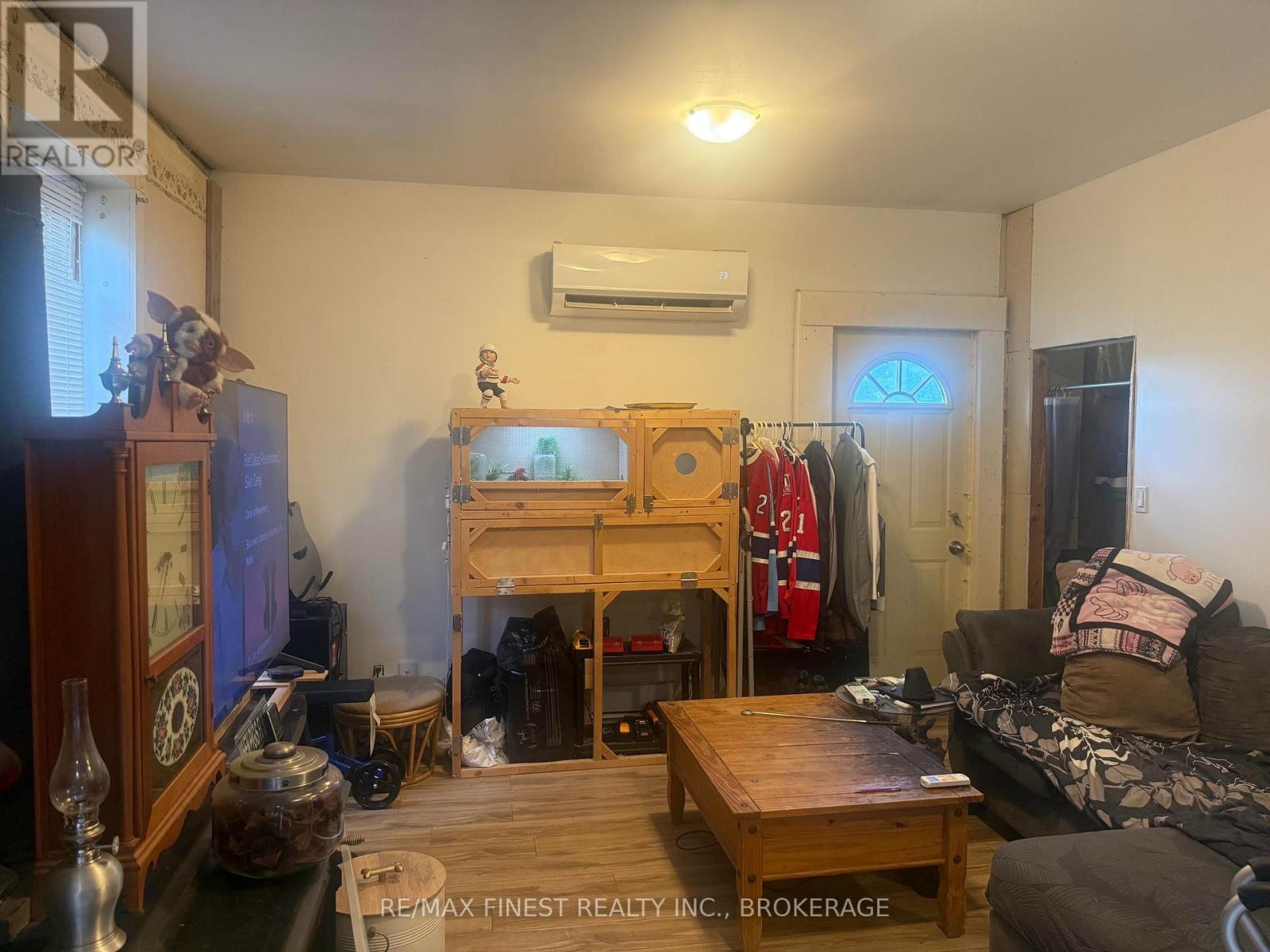 4556 MILBURN ROAD - 4