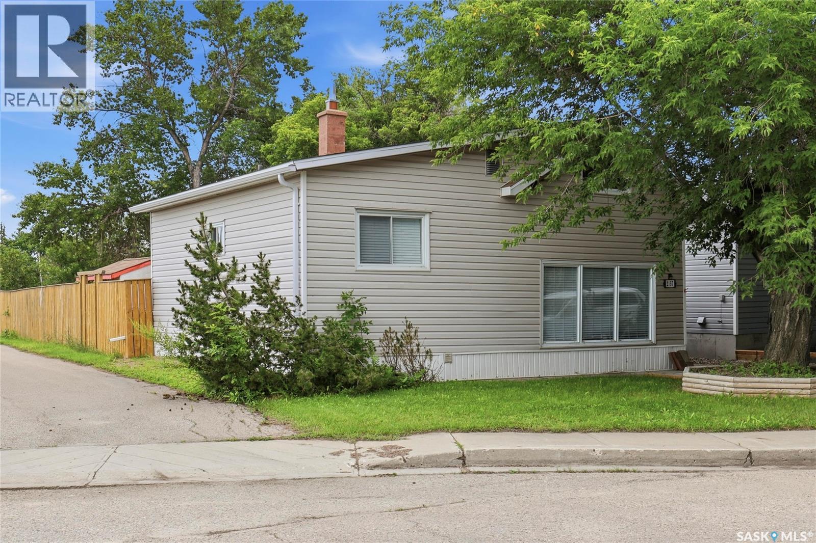 2157 Francis STREET - 1