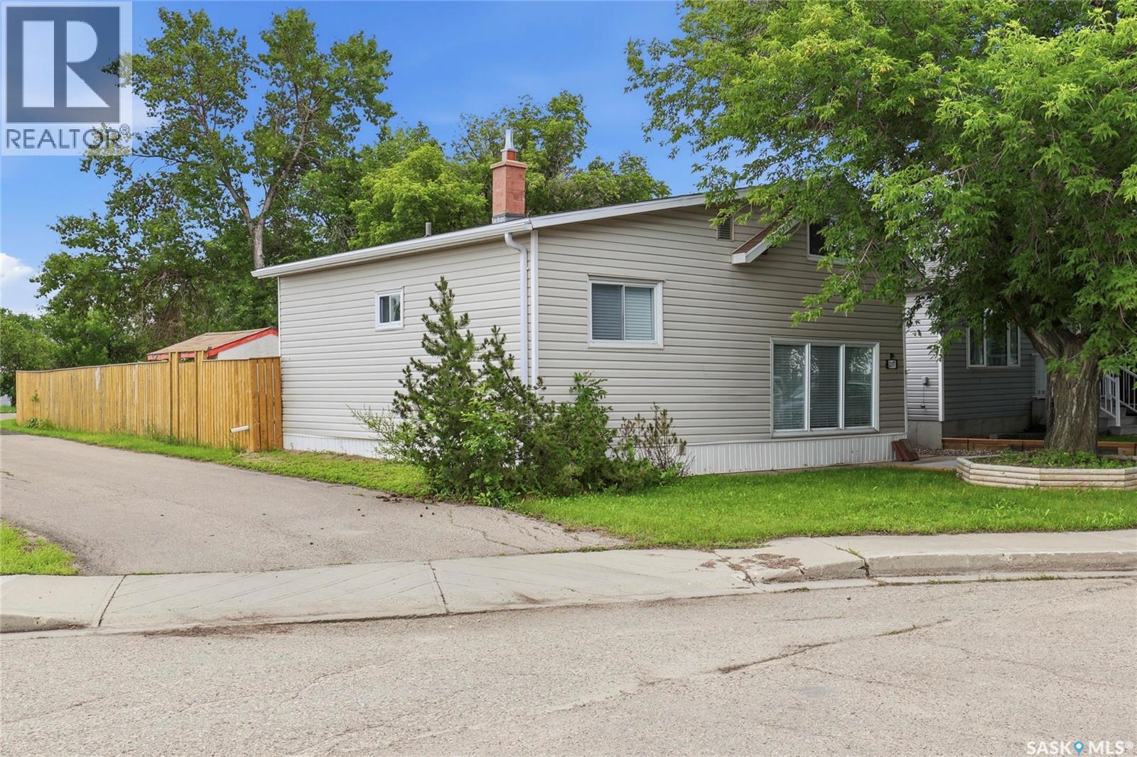 2157 Francis STREET - 2