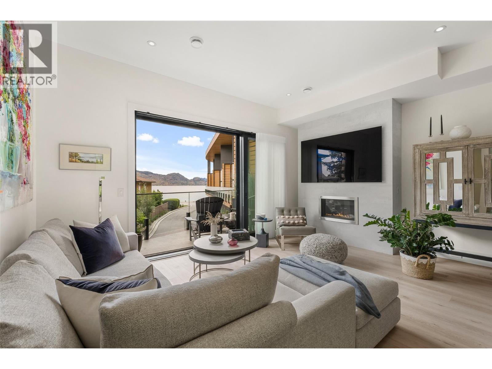 4364 Beach Avenue Unit# 7, Peachland