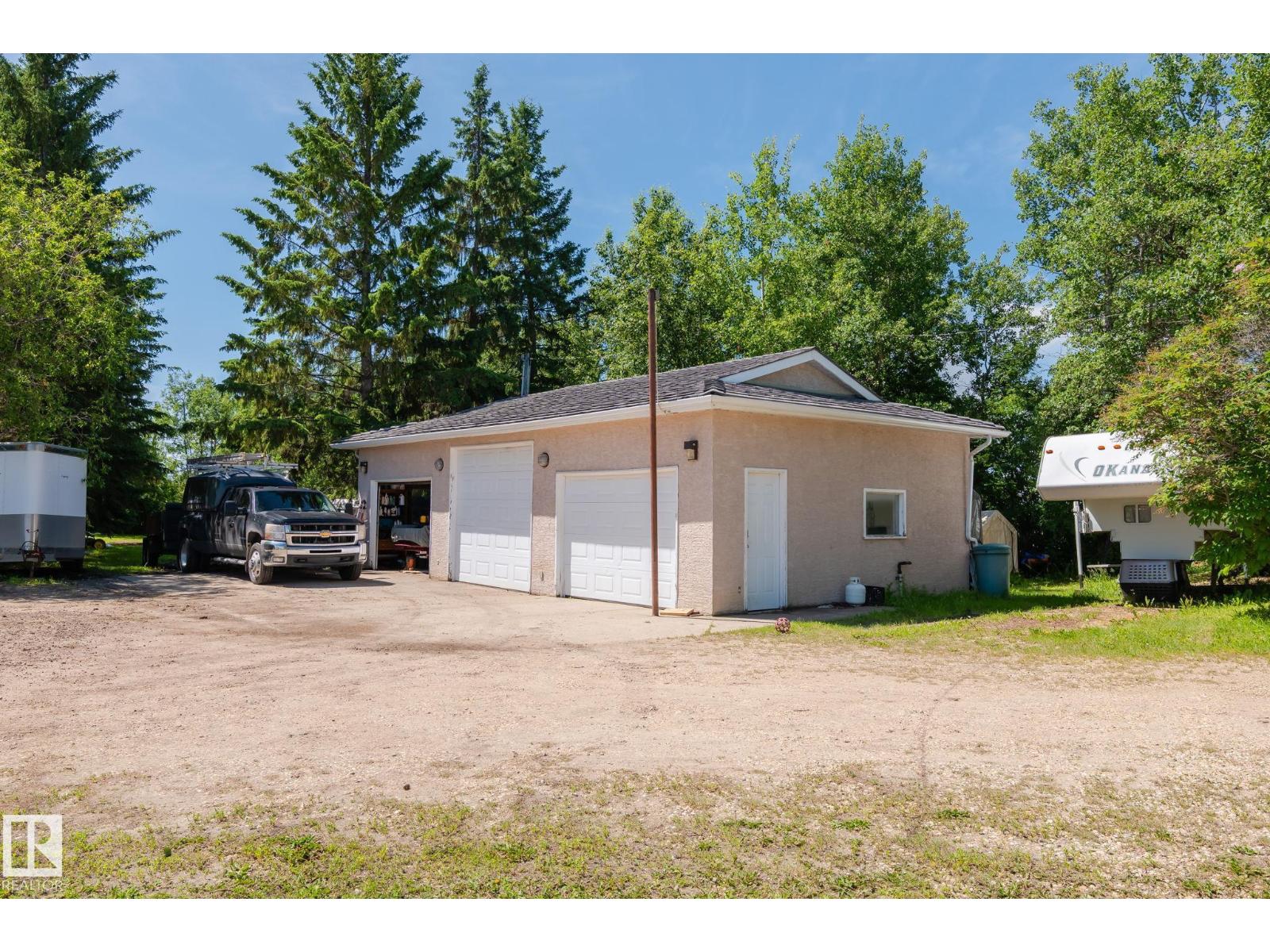 860 41 AV SW - 44