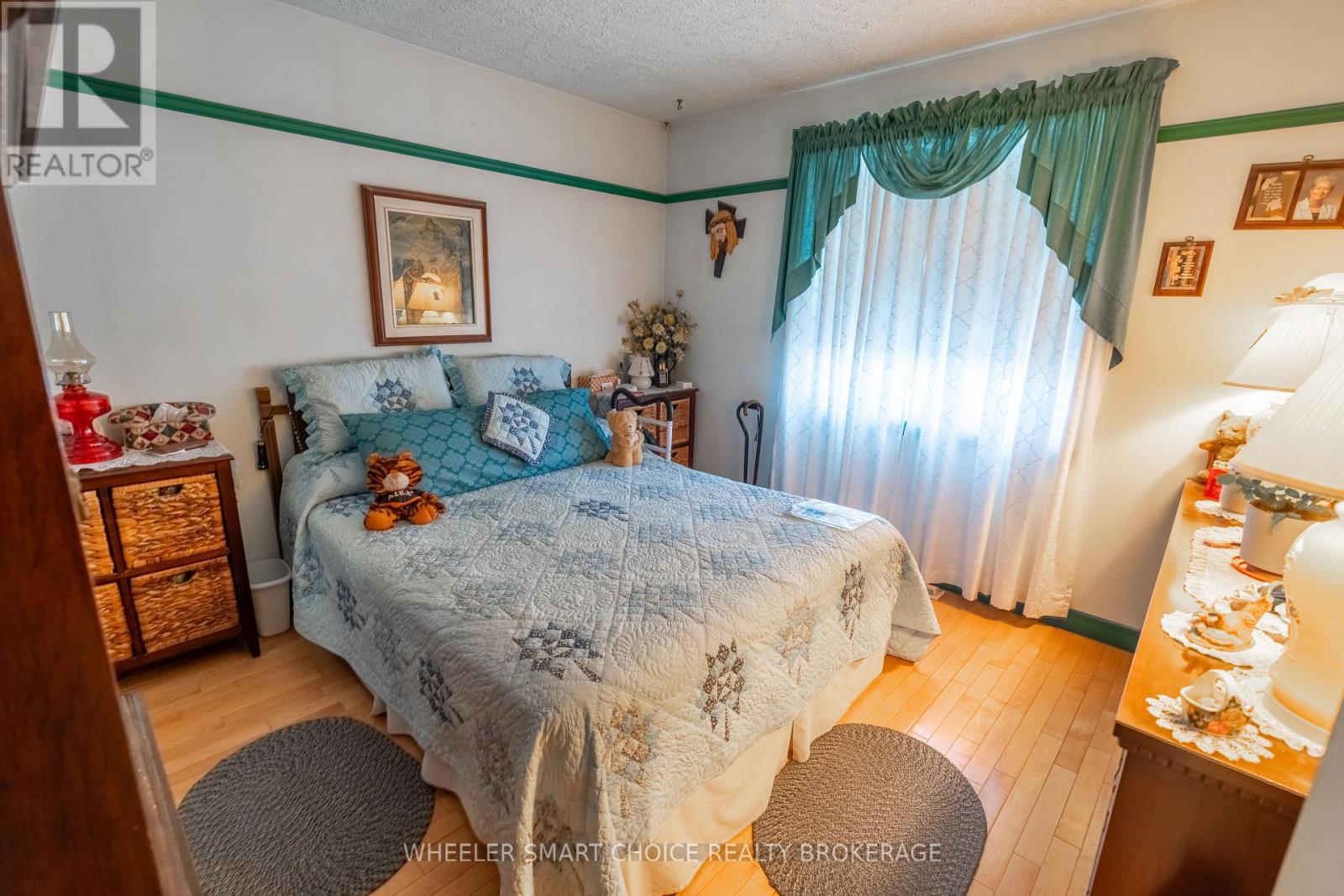 542 ANTHONY STREET - 12
