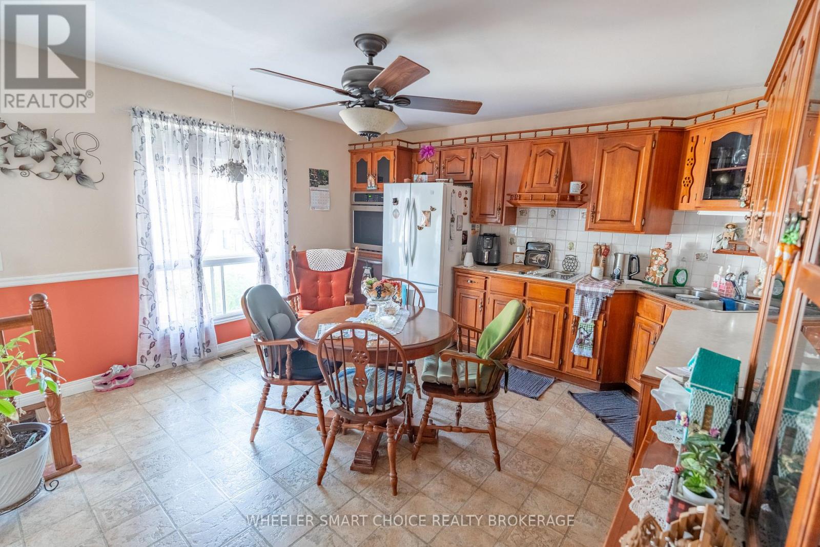 542 ANTHONY STREET - 9