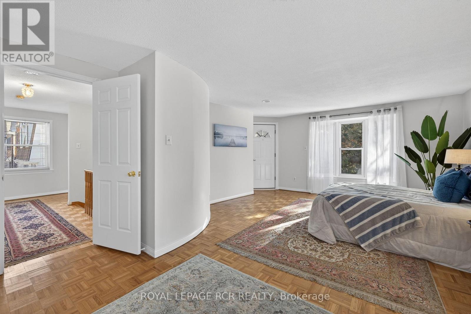 #44 68 CONFEDERATION WAY - 25