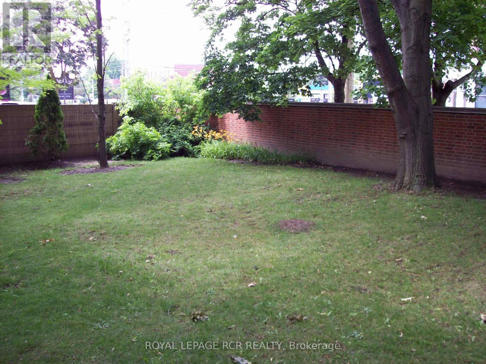 #44 68 CONFEDERATION WAY - 42