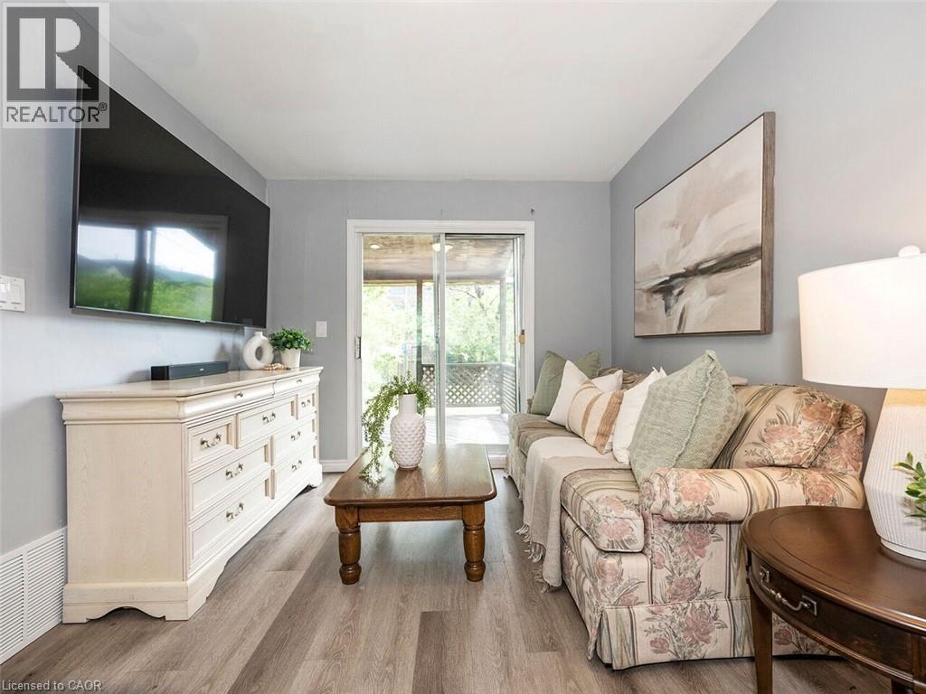 52 STAPLETON Avenue N - Image 4