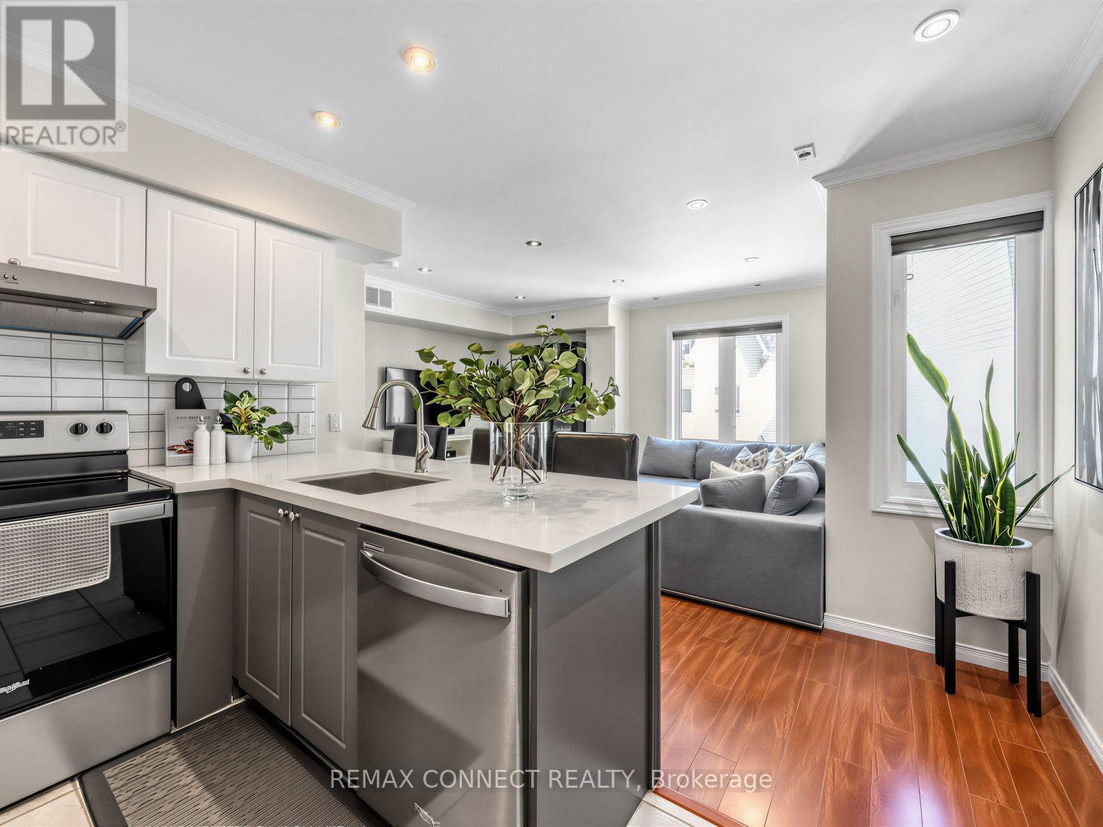#605 12 SUDBURY STREET - 11