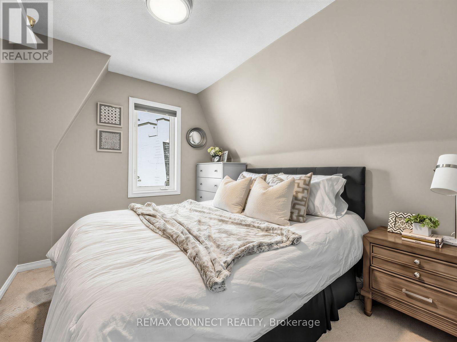 #605 12 SUDBURY STREET - 18