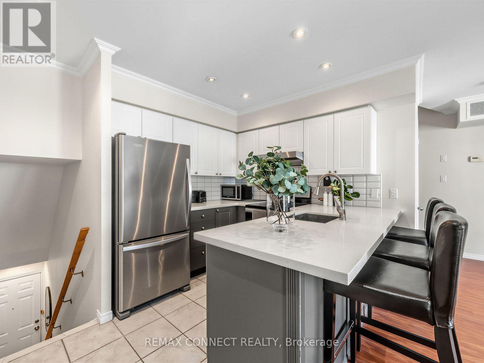 #605 12 SUDBURY STREET - 9
