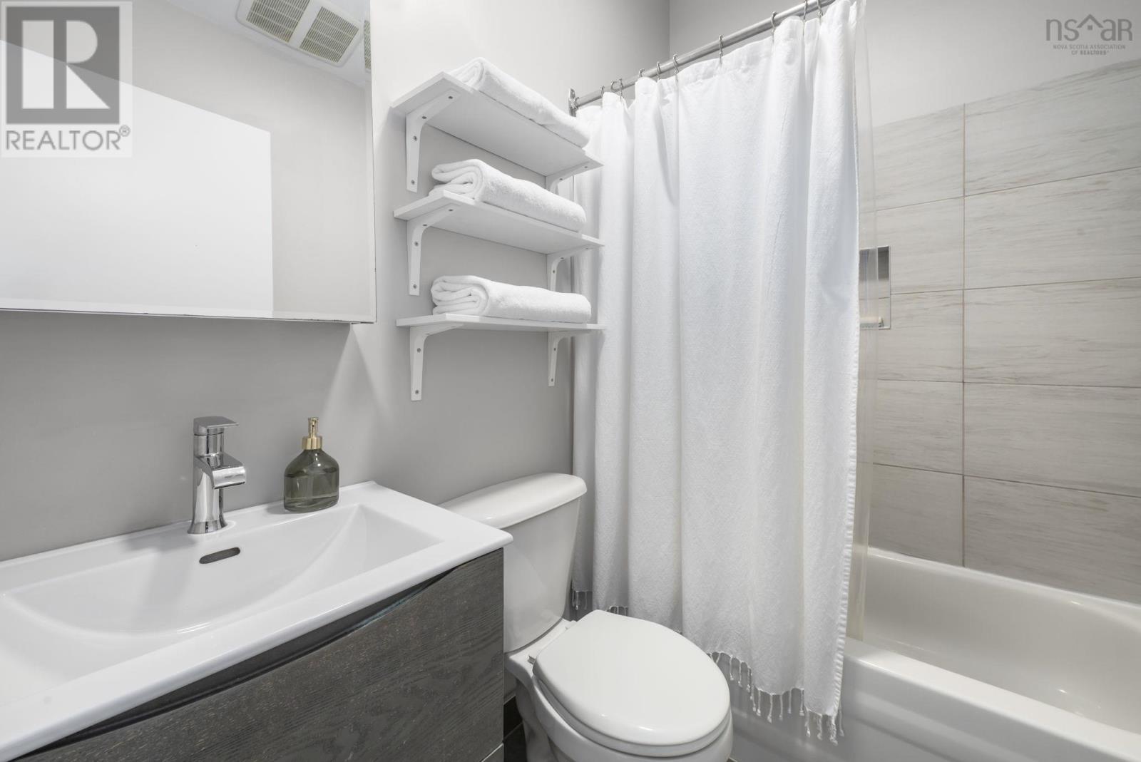 75 Bayview Road - 25