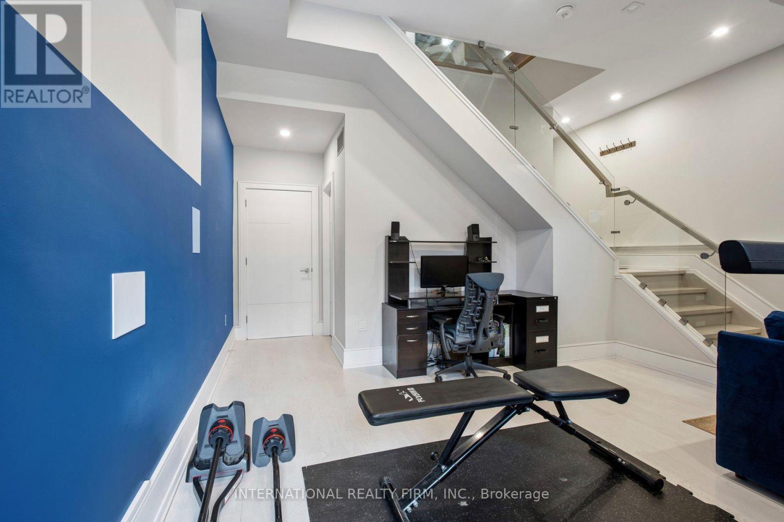 39 WILMINGTON AVENUE - 33