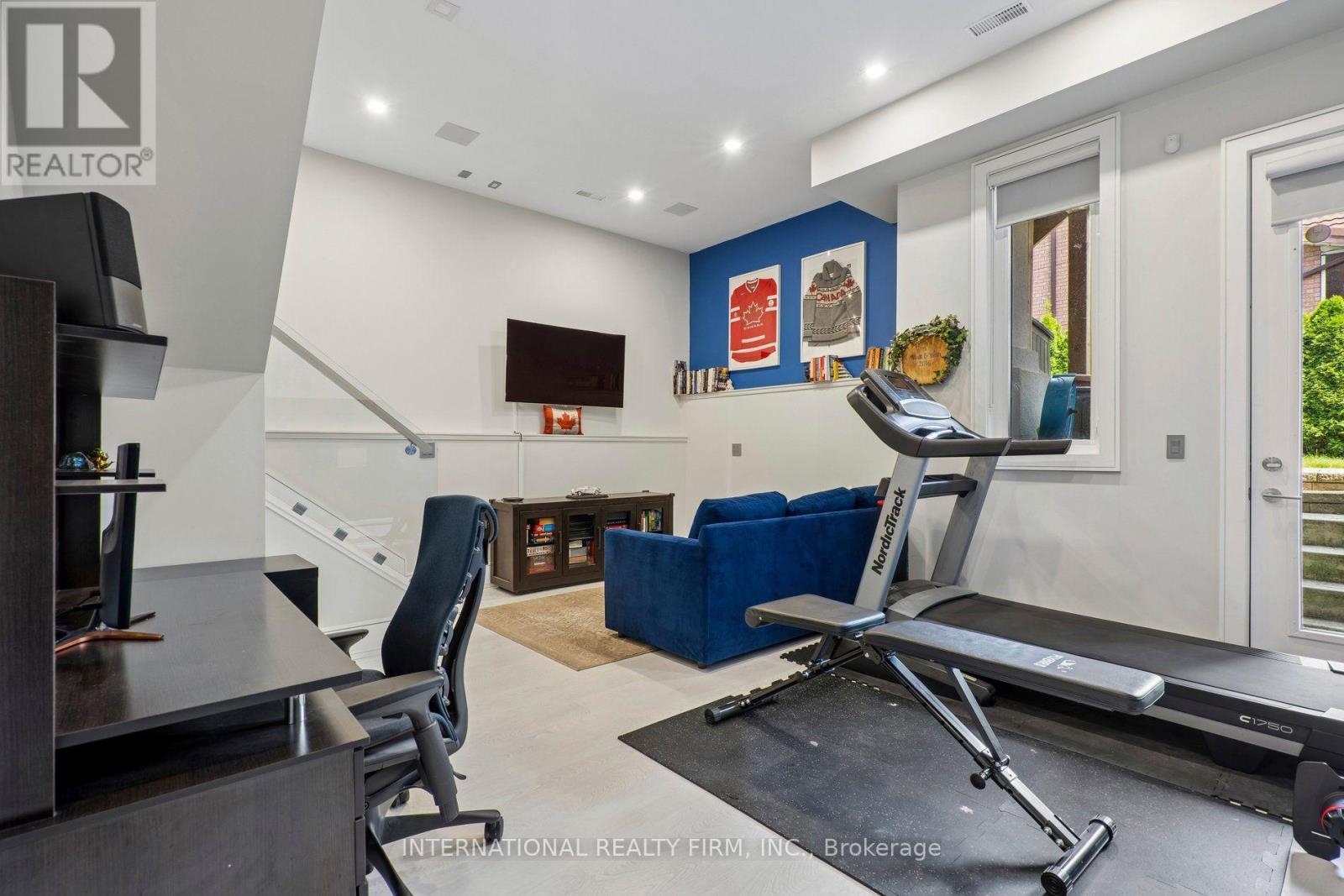 39 WILMINGTON AVENUE - 34