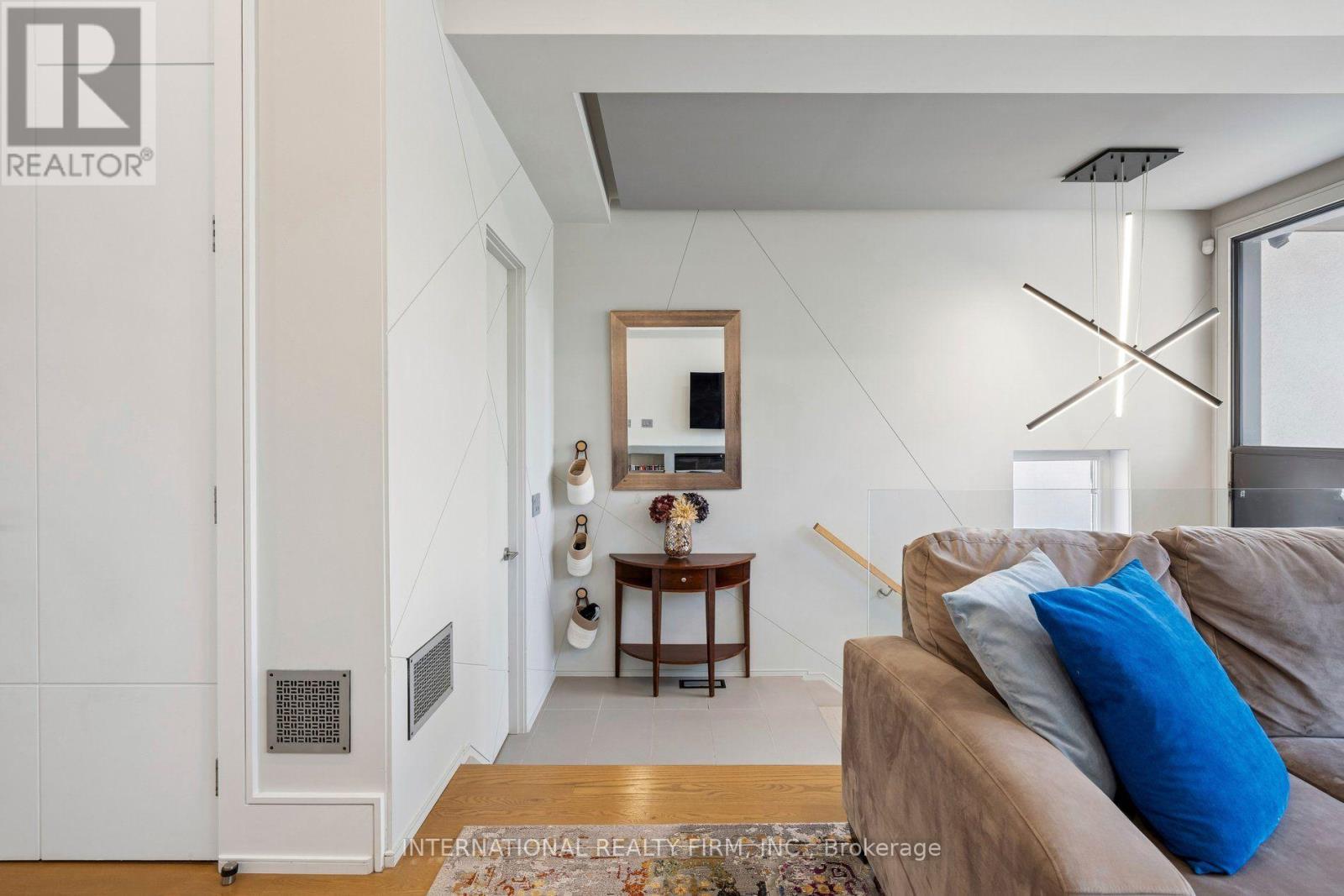 39 WILMINGTON AVENUE - 4