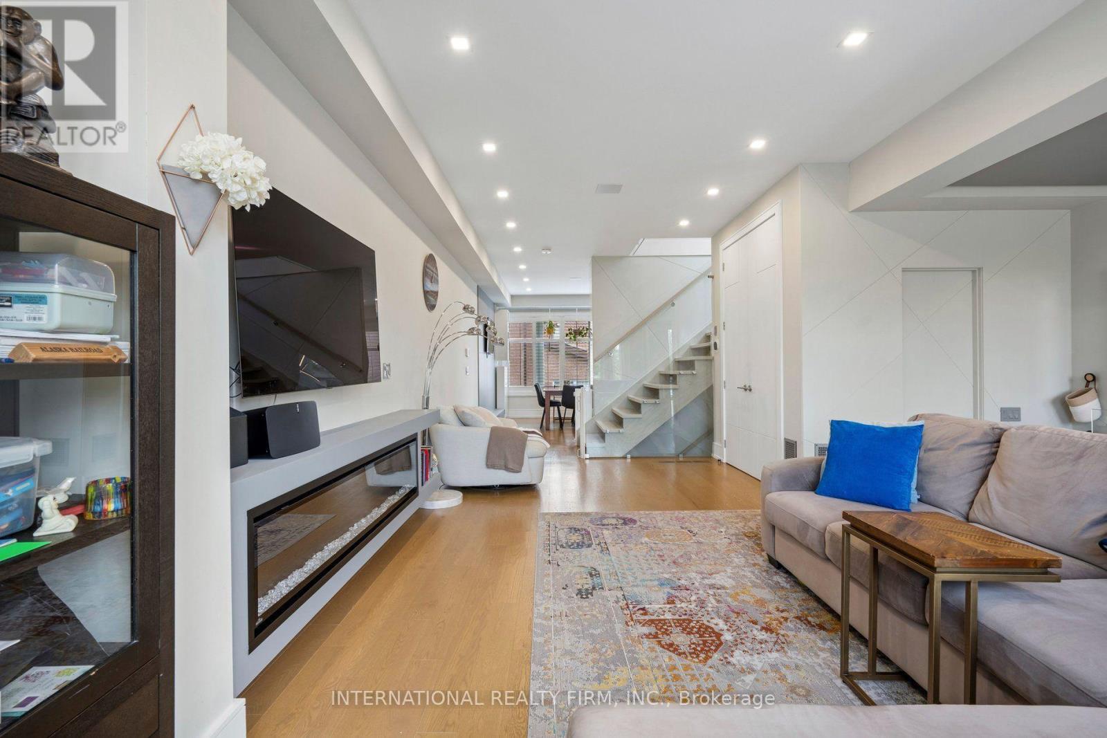 39 WILMINGTON AVENUE - 7