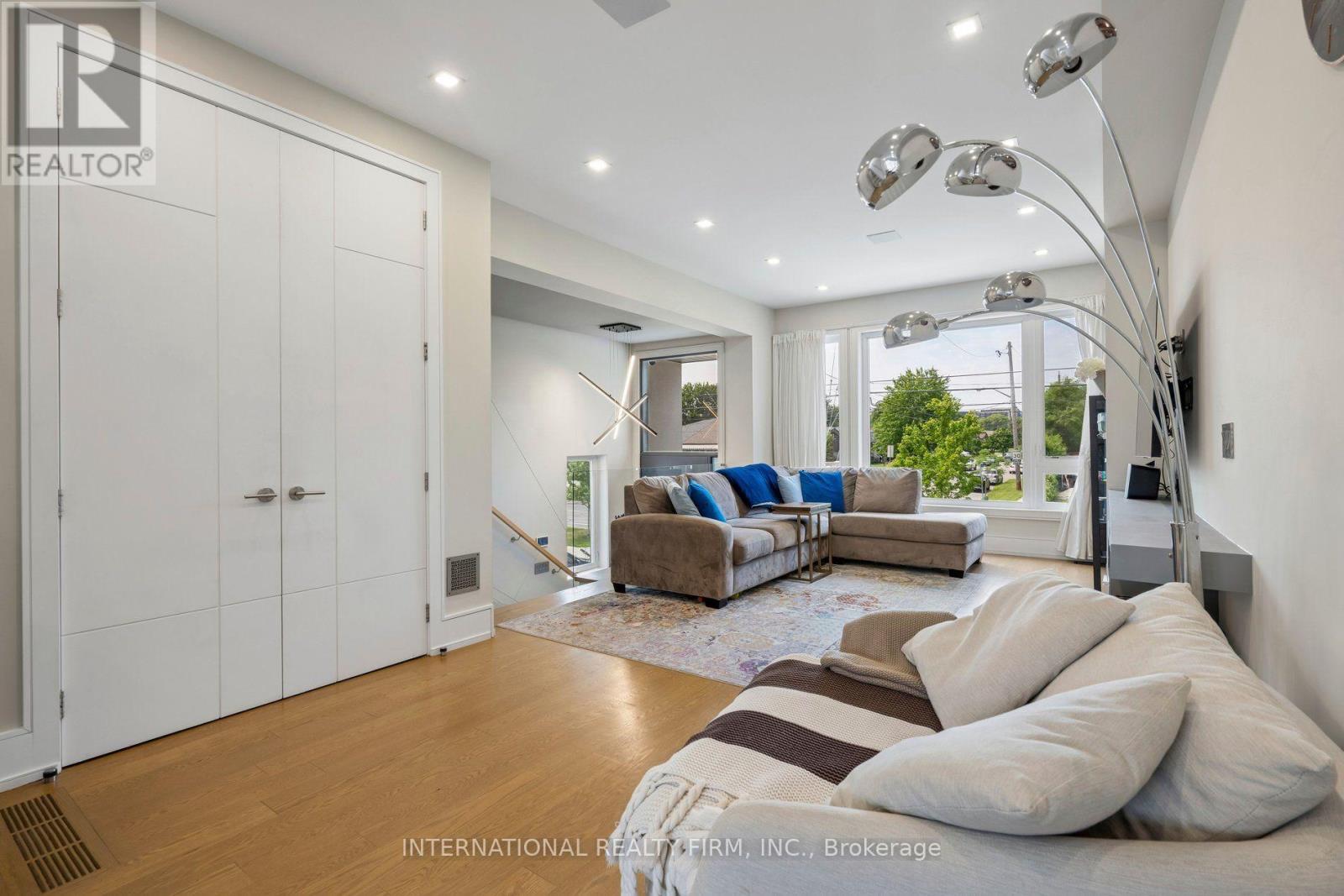 39 WILMINGTON AVENUE - 8