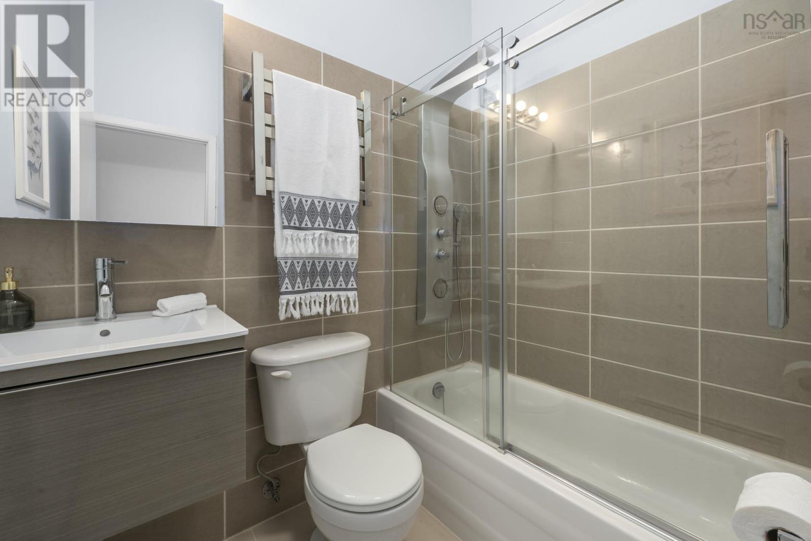 75 Bayview Road - 37