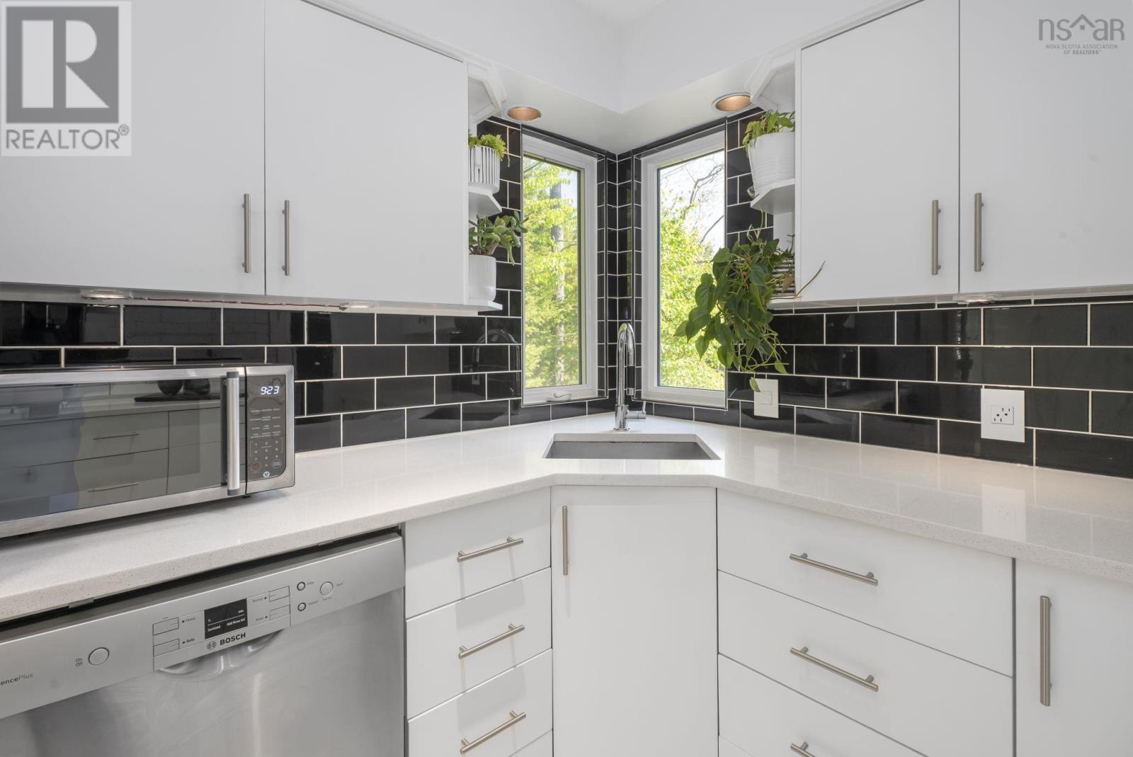 75 Bayview Road - 16