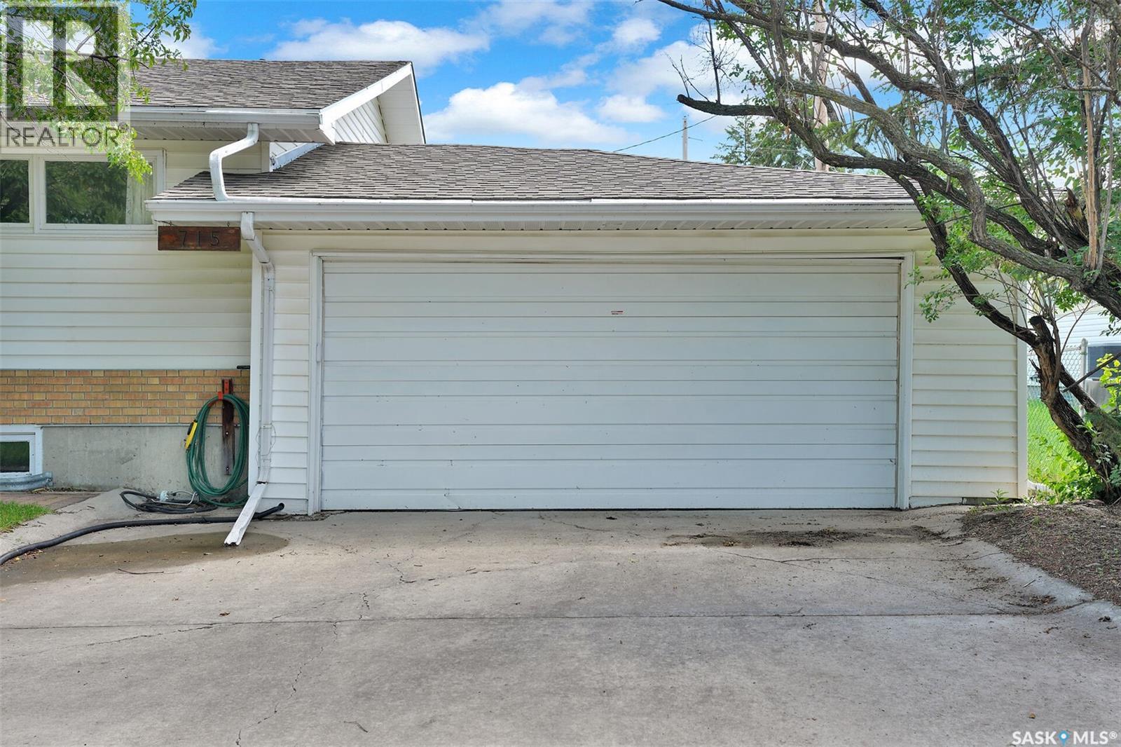 715 Connaught STREET - 49