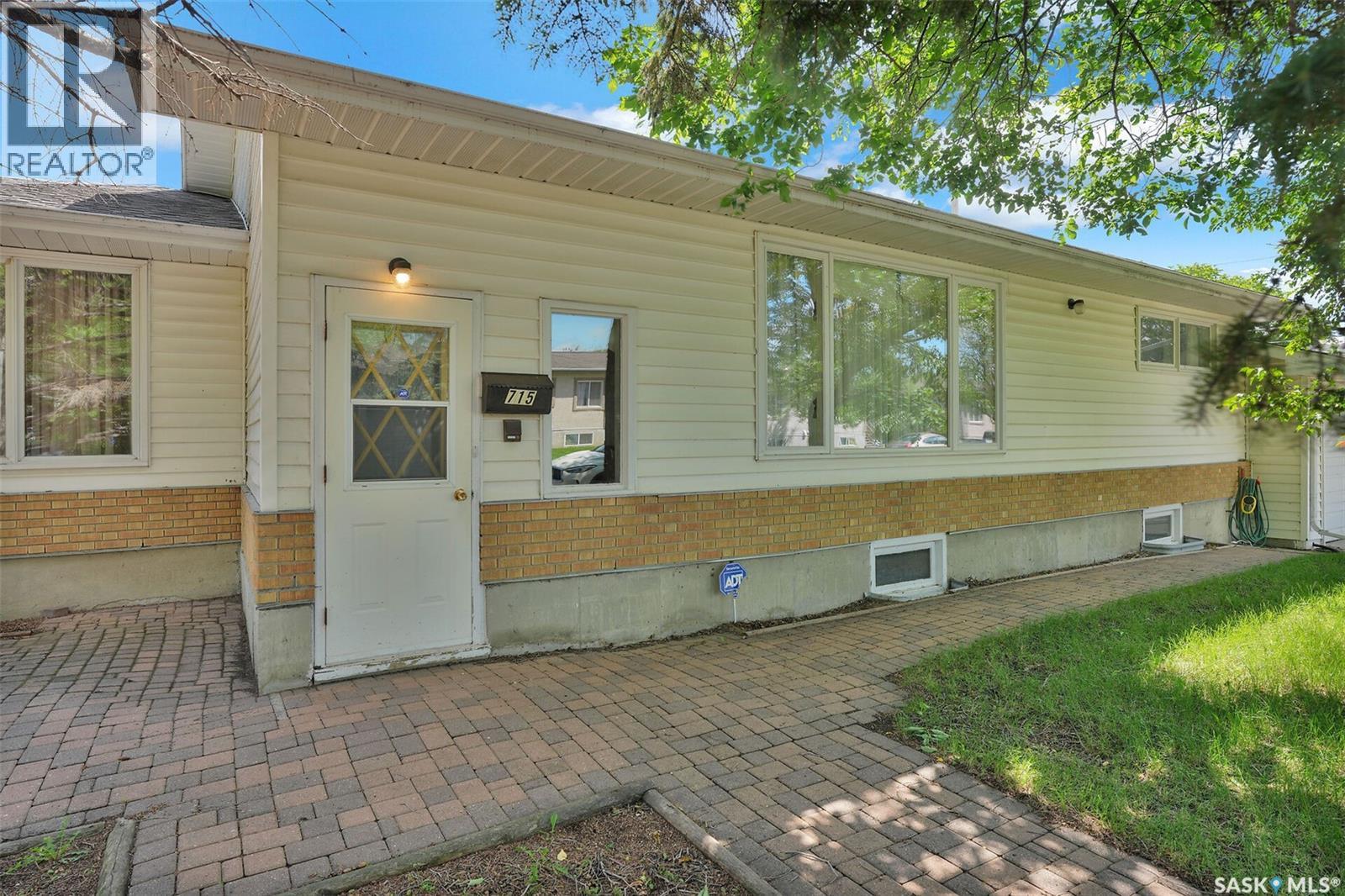 715 Connaught STREET - 3
