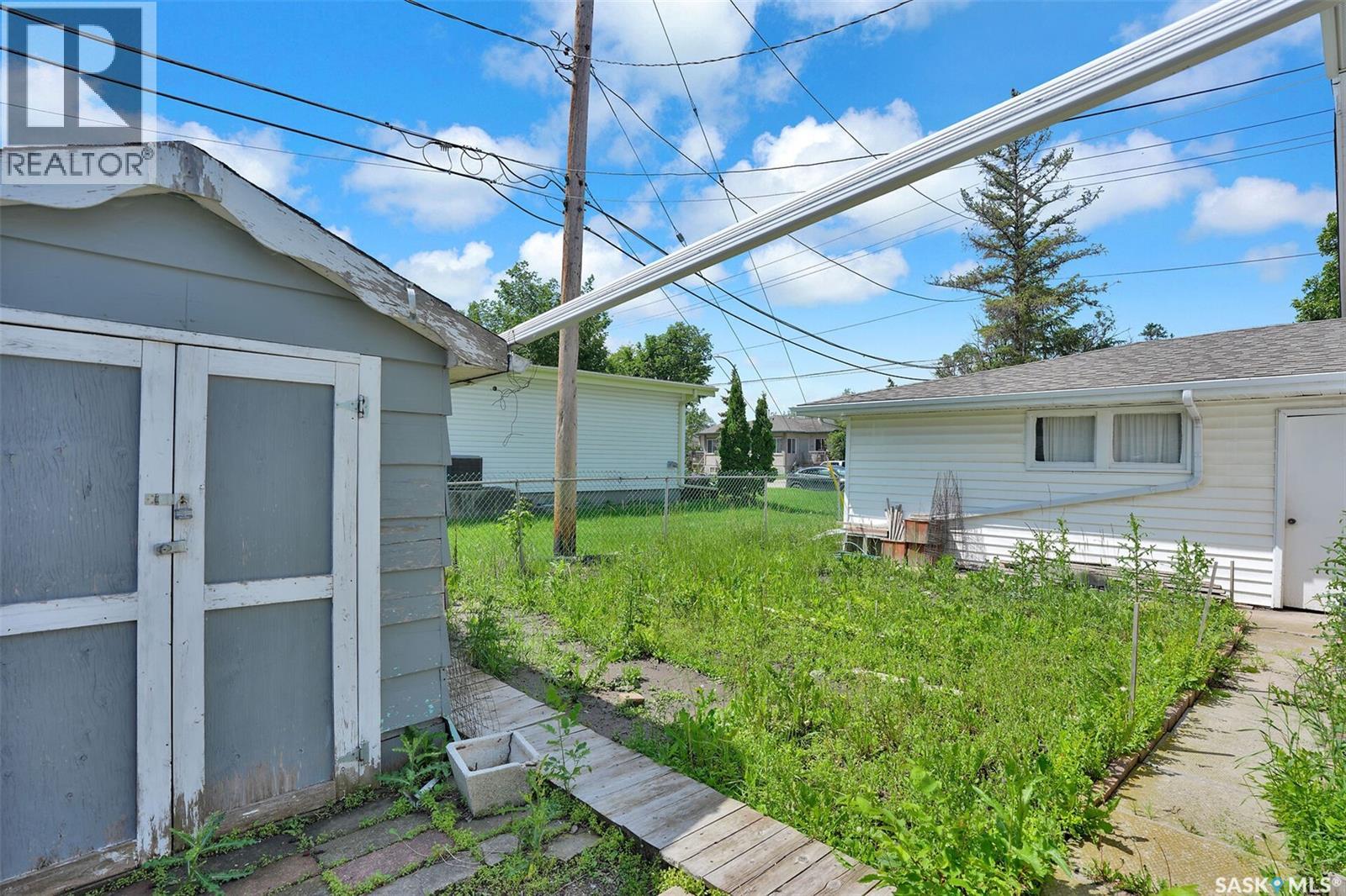 715 Connaught STREET - 46