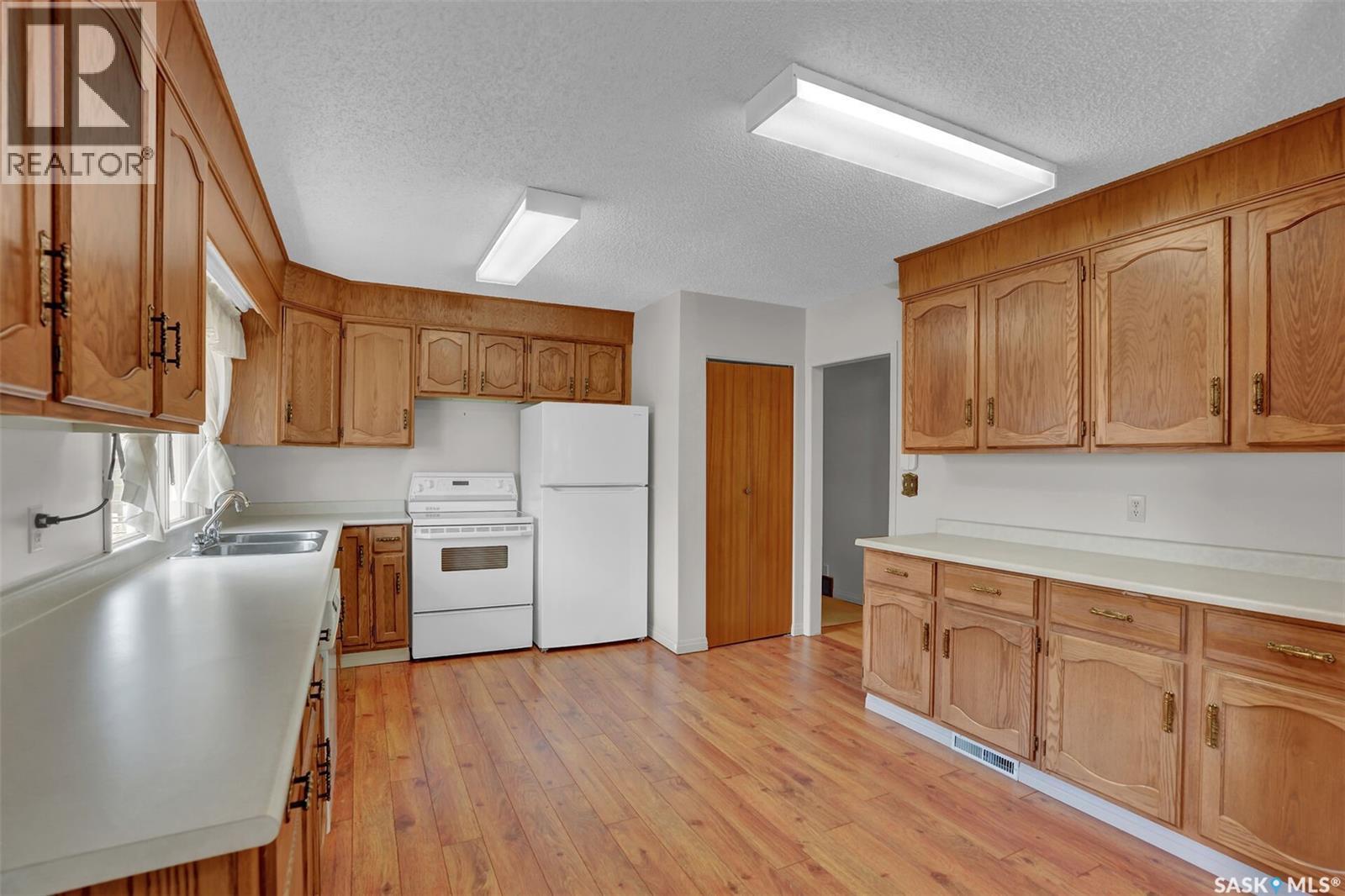 715 Connaught STREET - 11