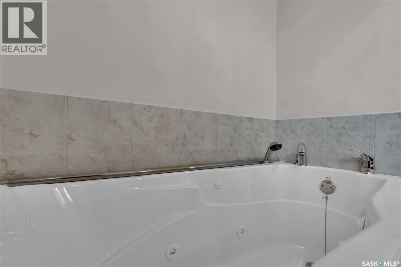715 Connaught STREET - 17