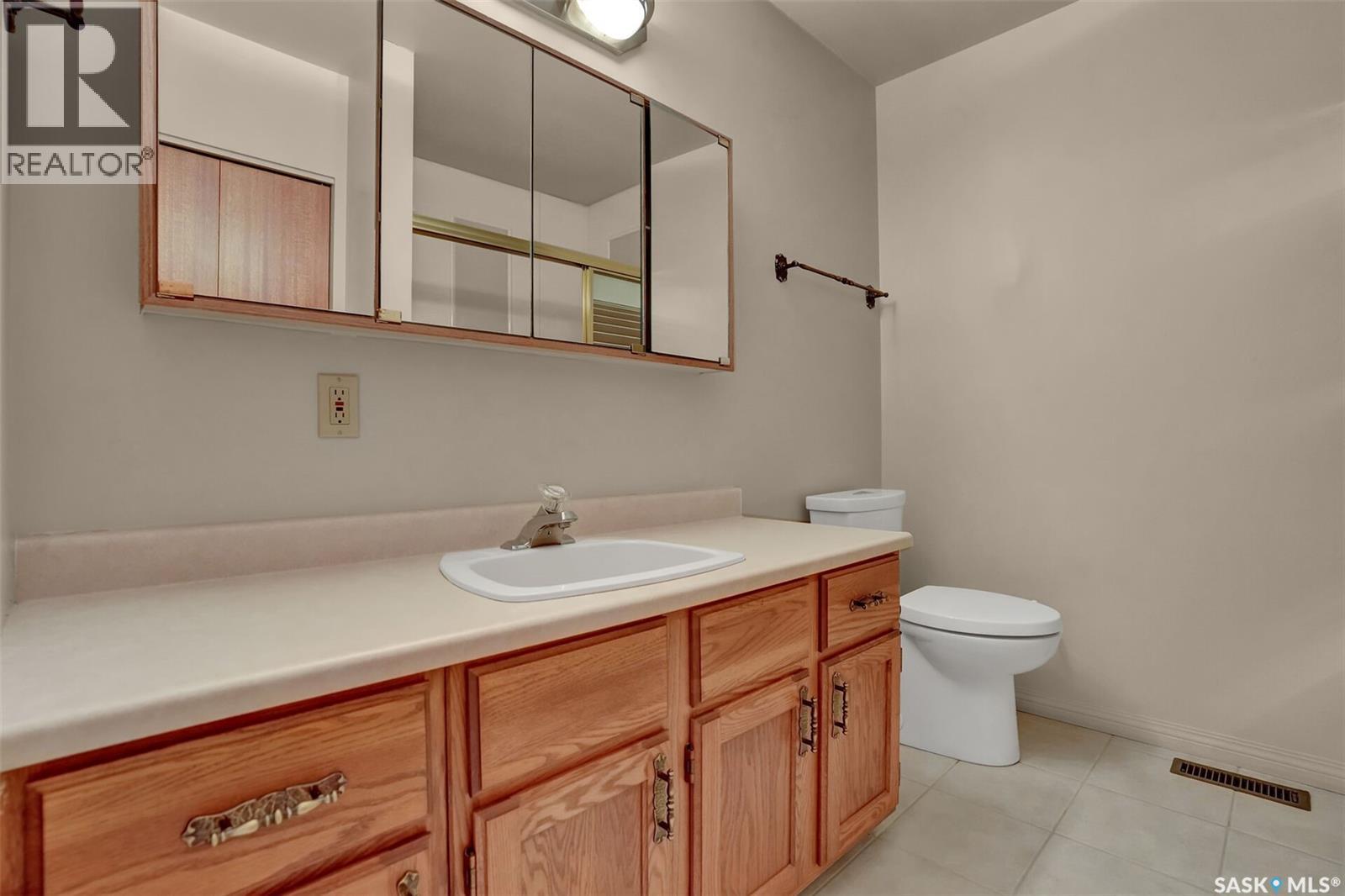 715 Connaught STREET - 25