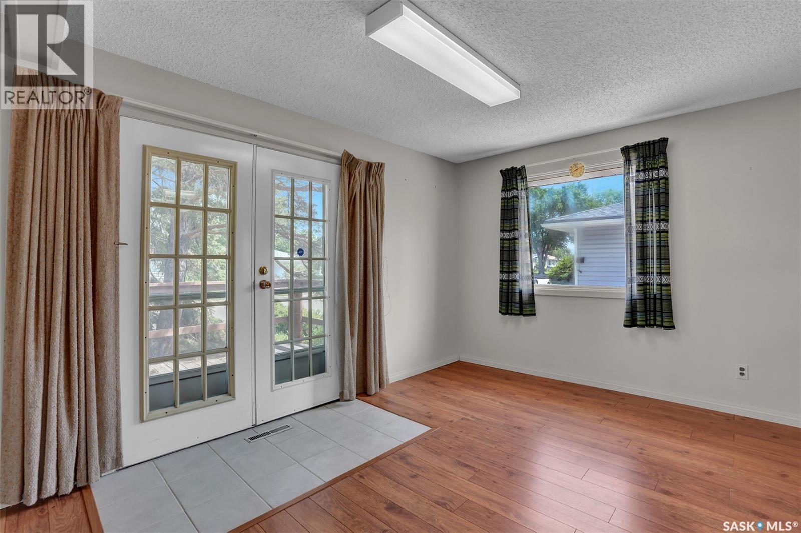 715 Connaught STREET - 9