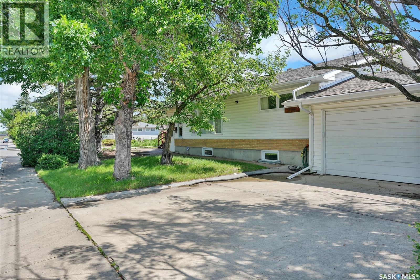 715 Connaught STREET - 48