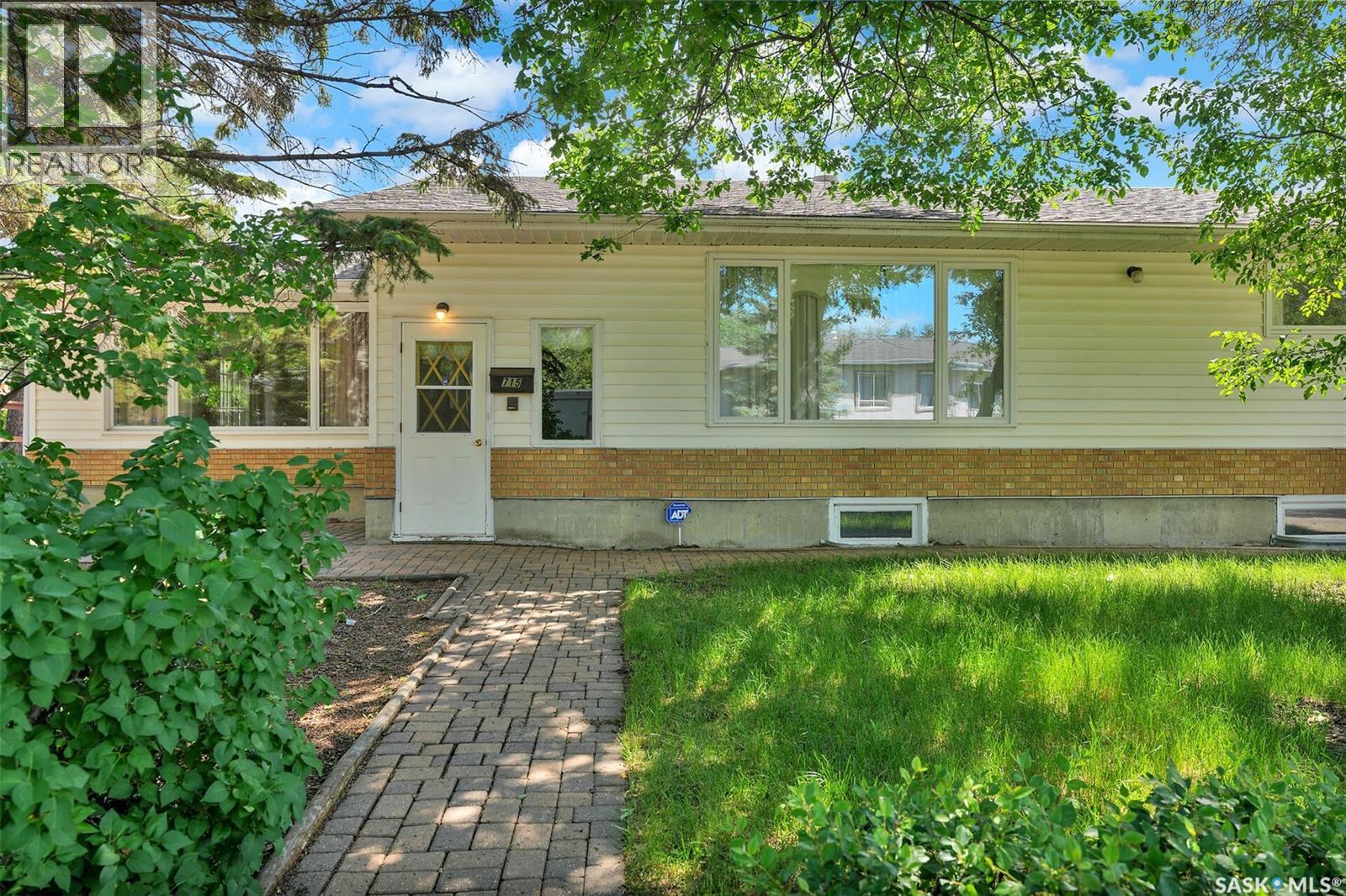 715 Connaught STREET - 2