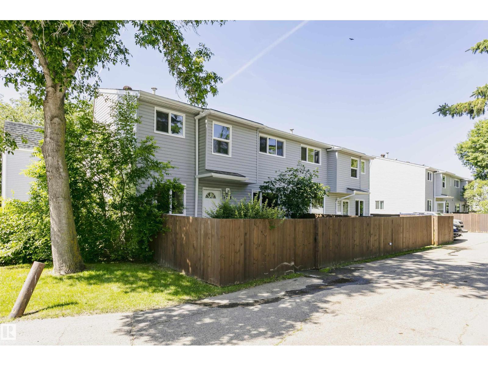 5418 144B AV NW - 1