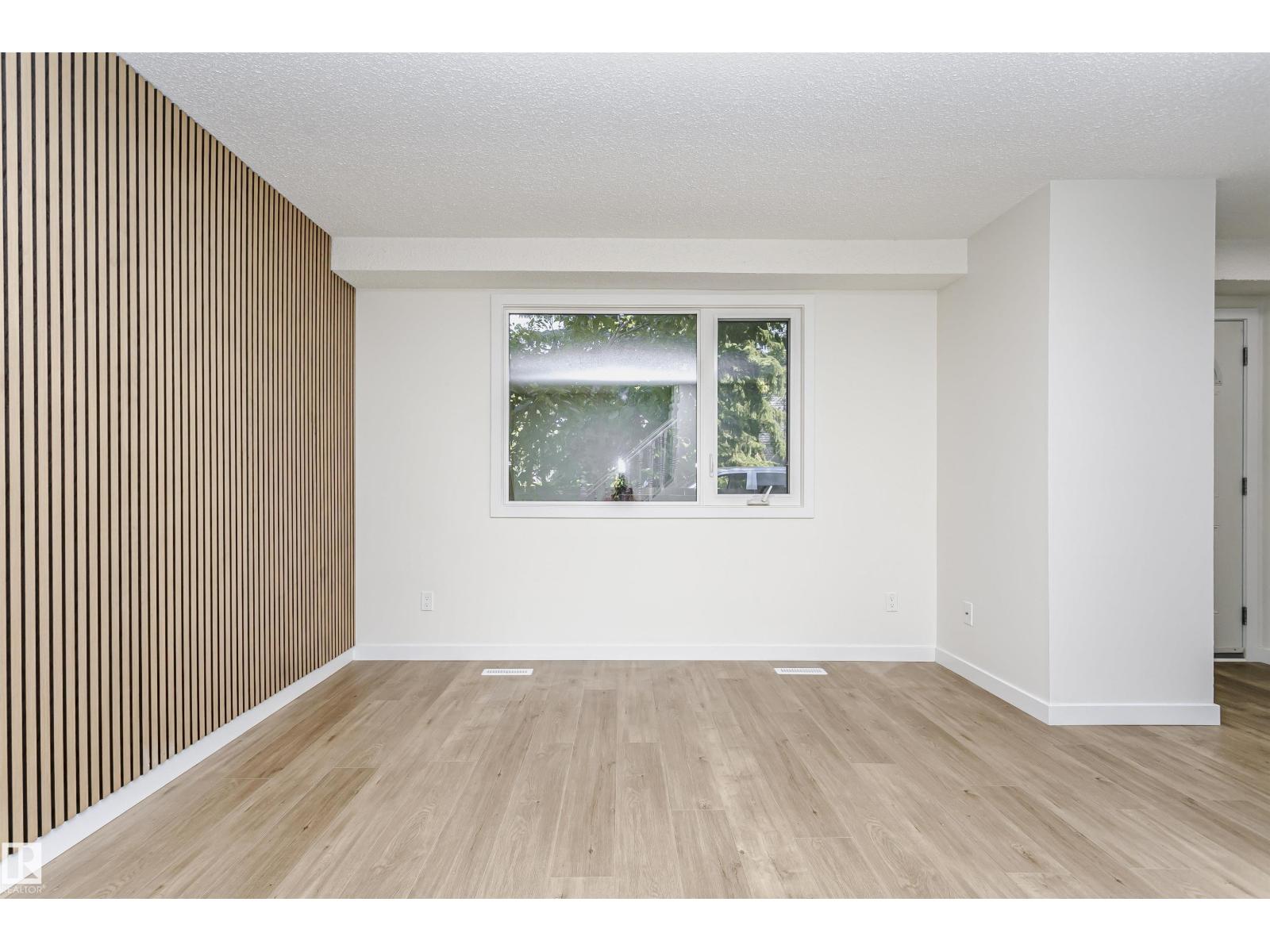 5418 144B AV NW - 11