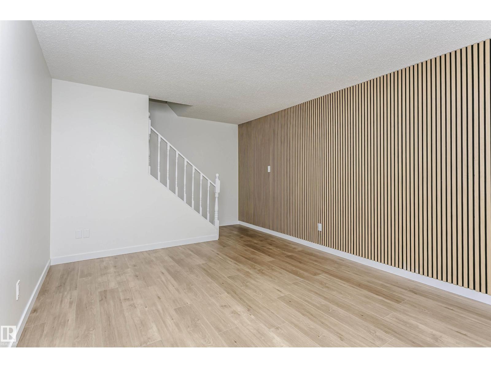 5418 144B AV NW - 13