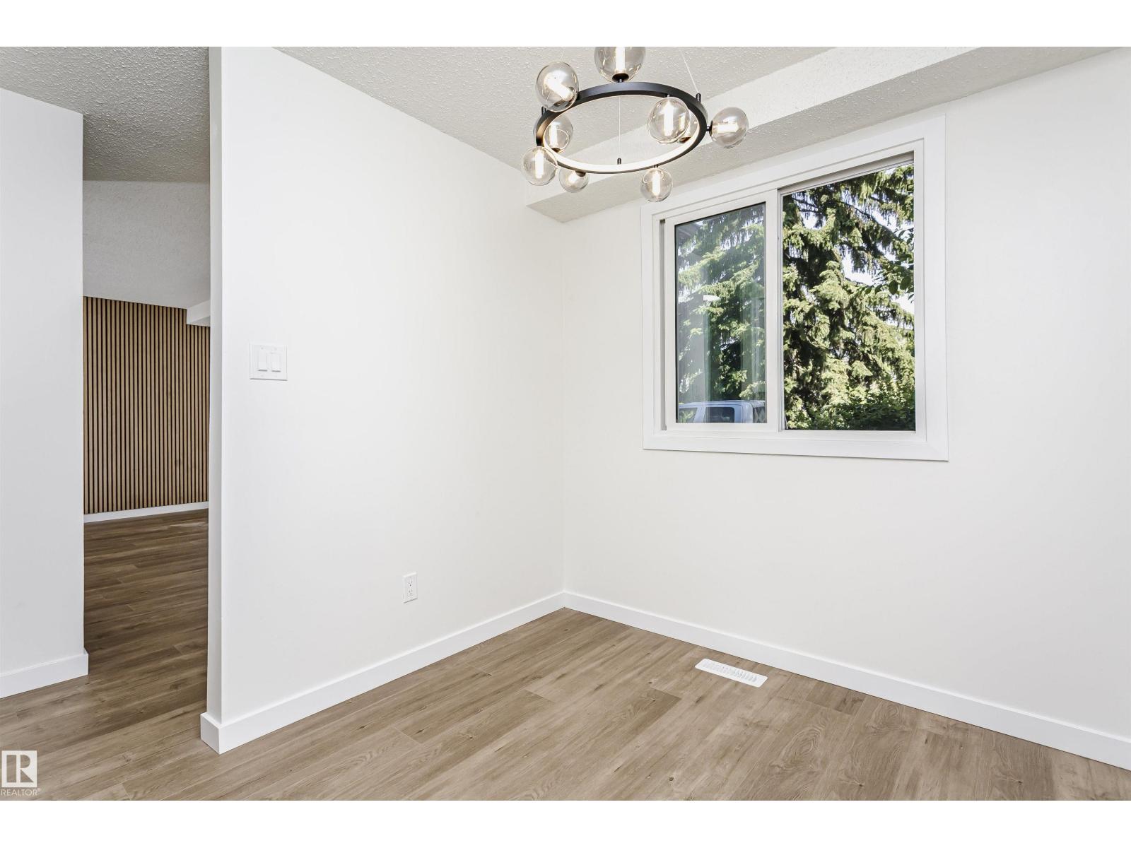 5418 144B AV NW - 15