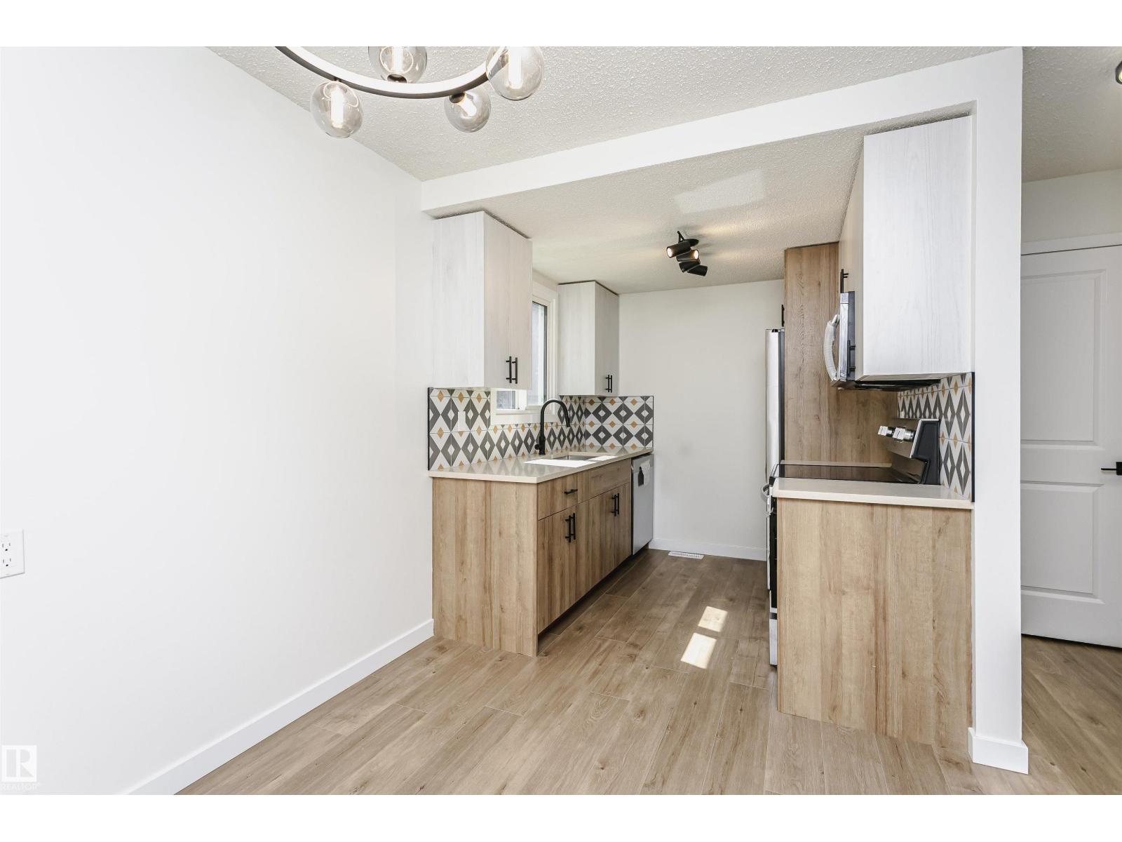 5418 144B AV NW - 18