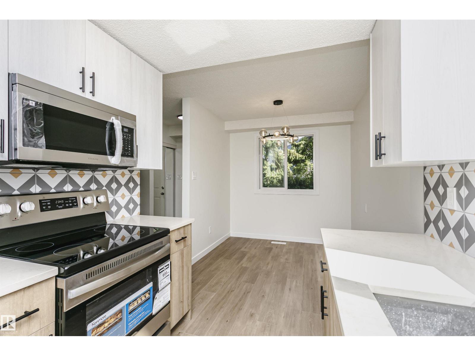 5418 144B AV NW - 21