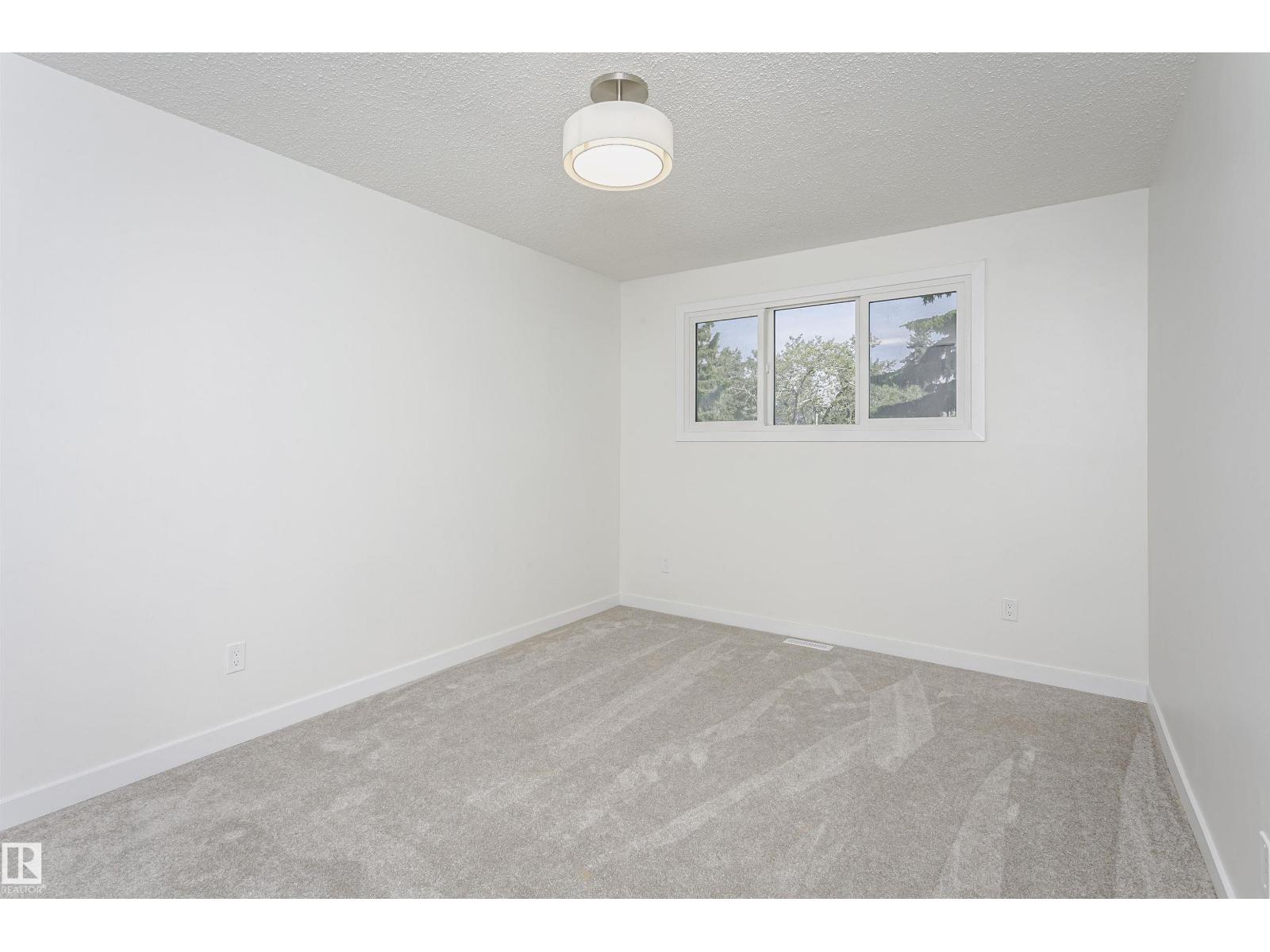 5418 144B AV NW - 25