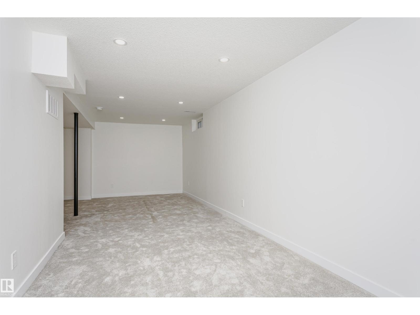 5418 144B AV NW - 35