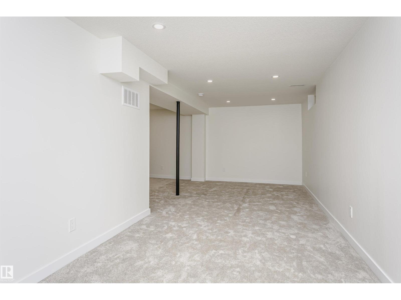 5418 144B AV NW - 36
