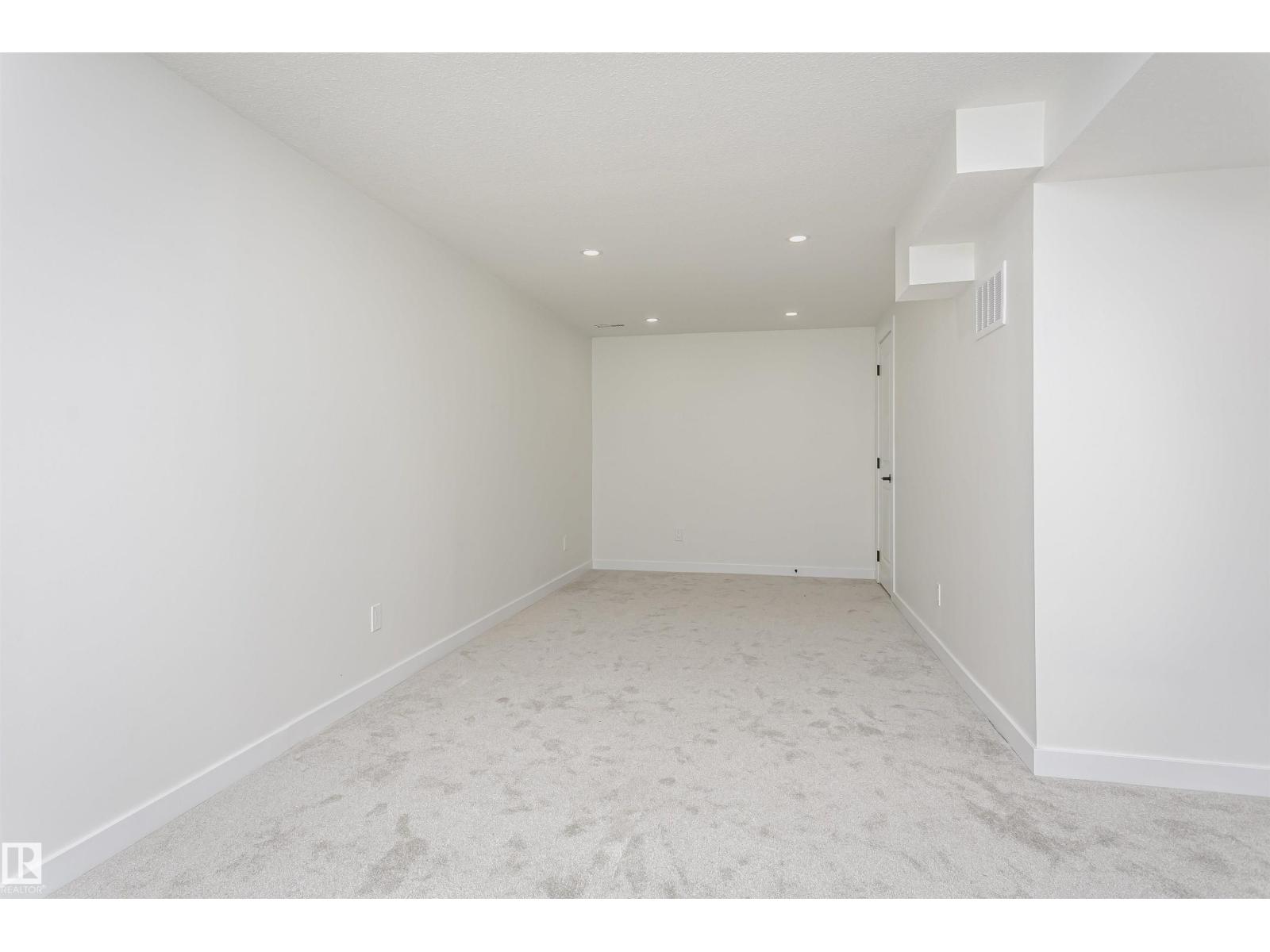 5418 144B AV NW - 39