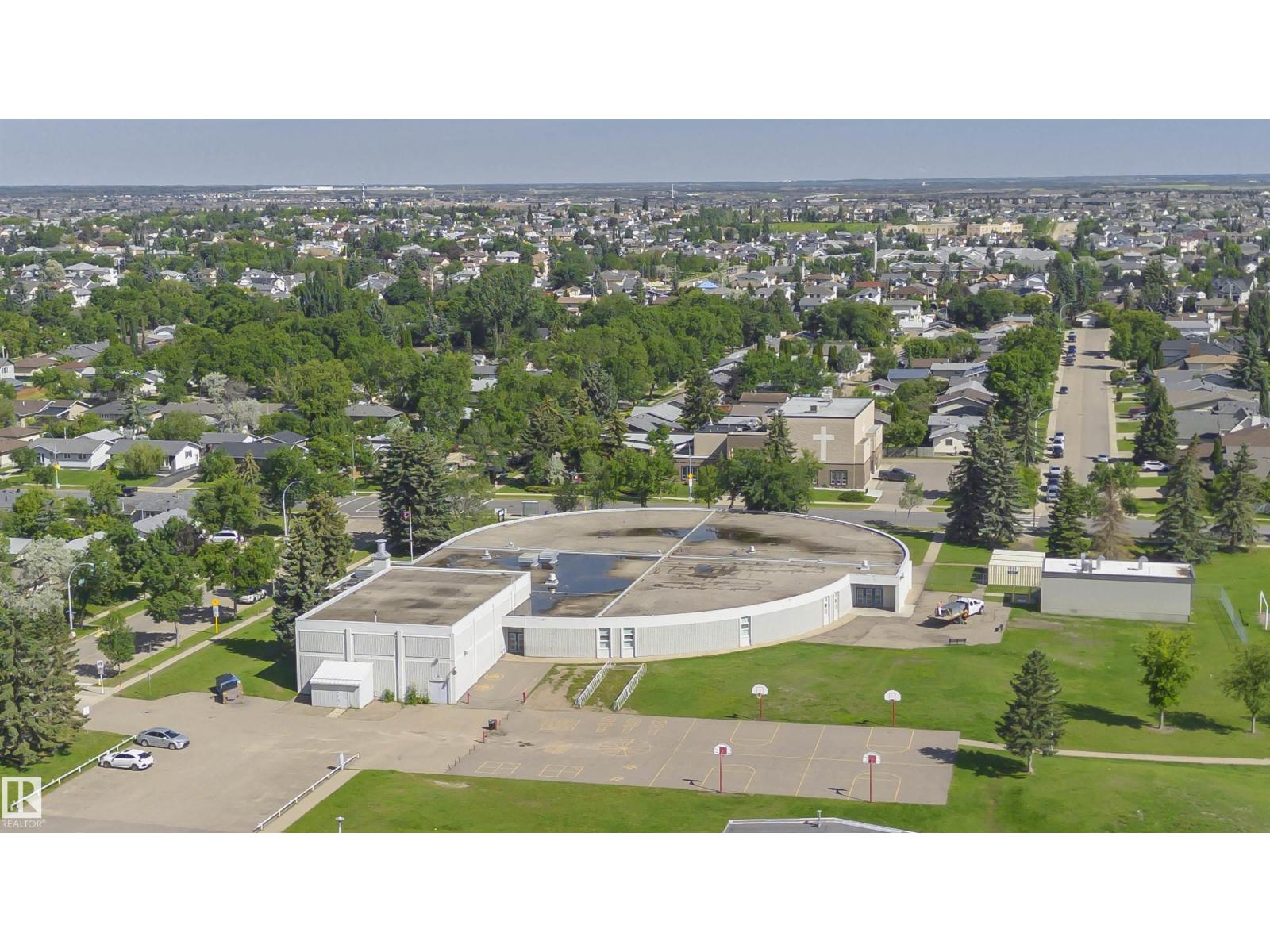5418 144B AV NW - 47